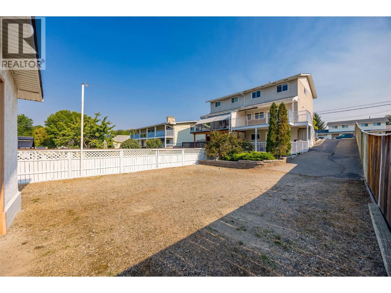685 Hollydell Road