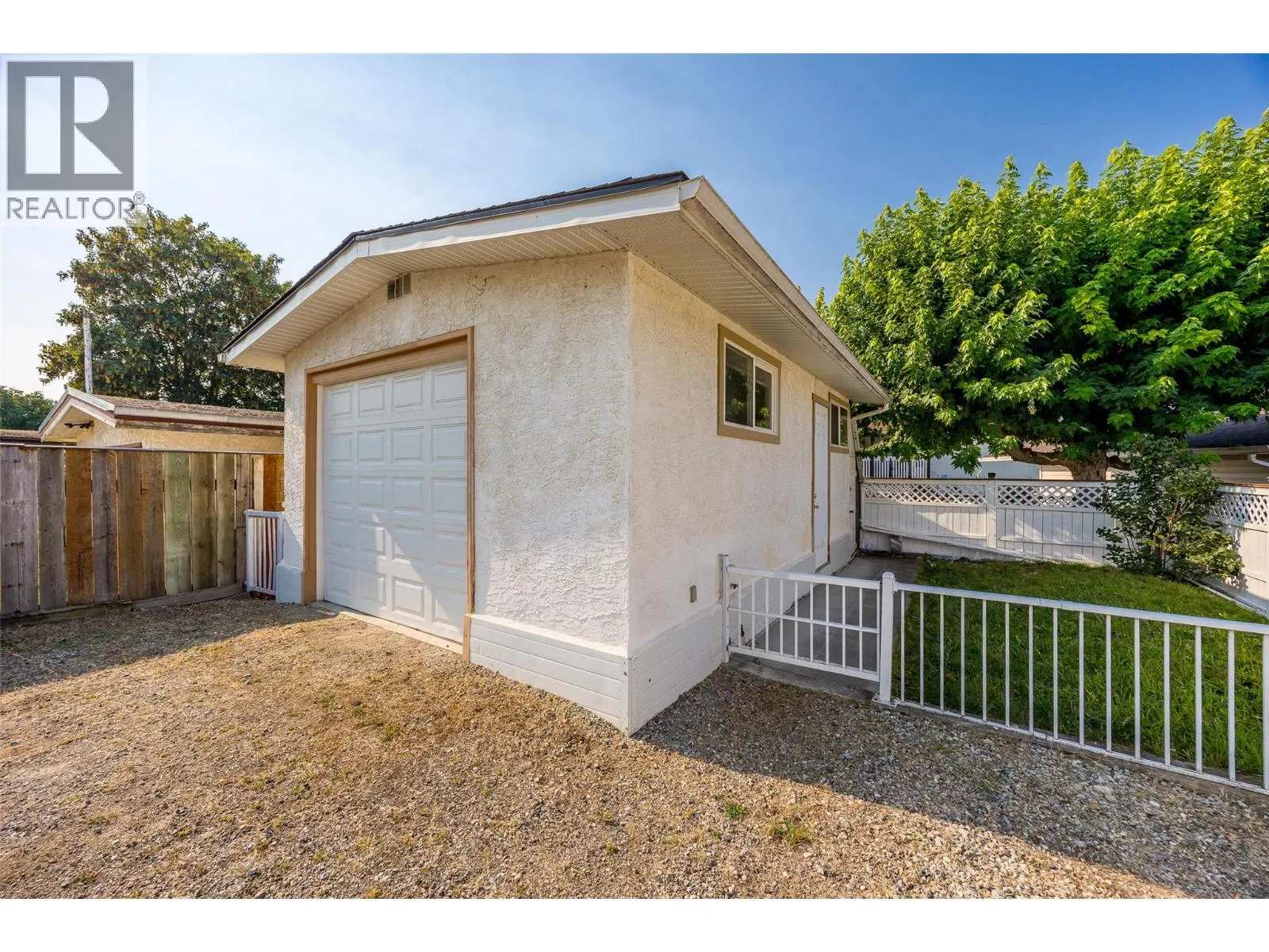 685 Hollydell Road