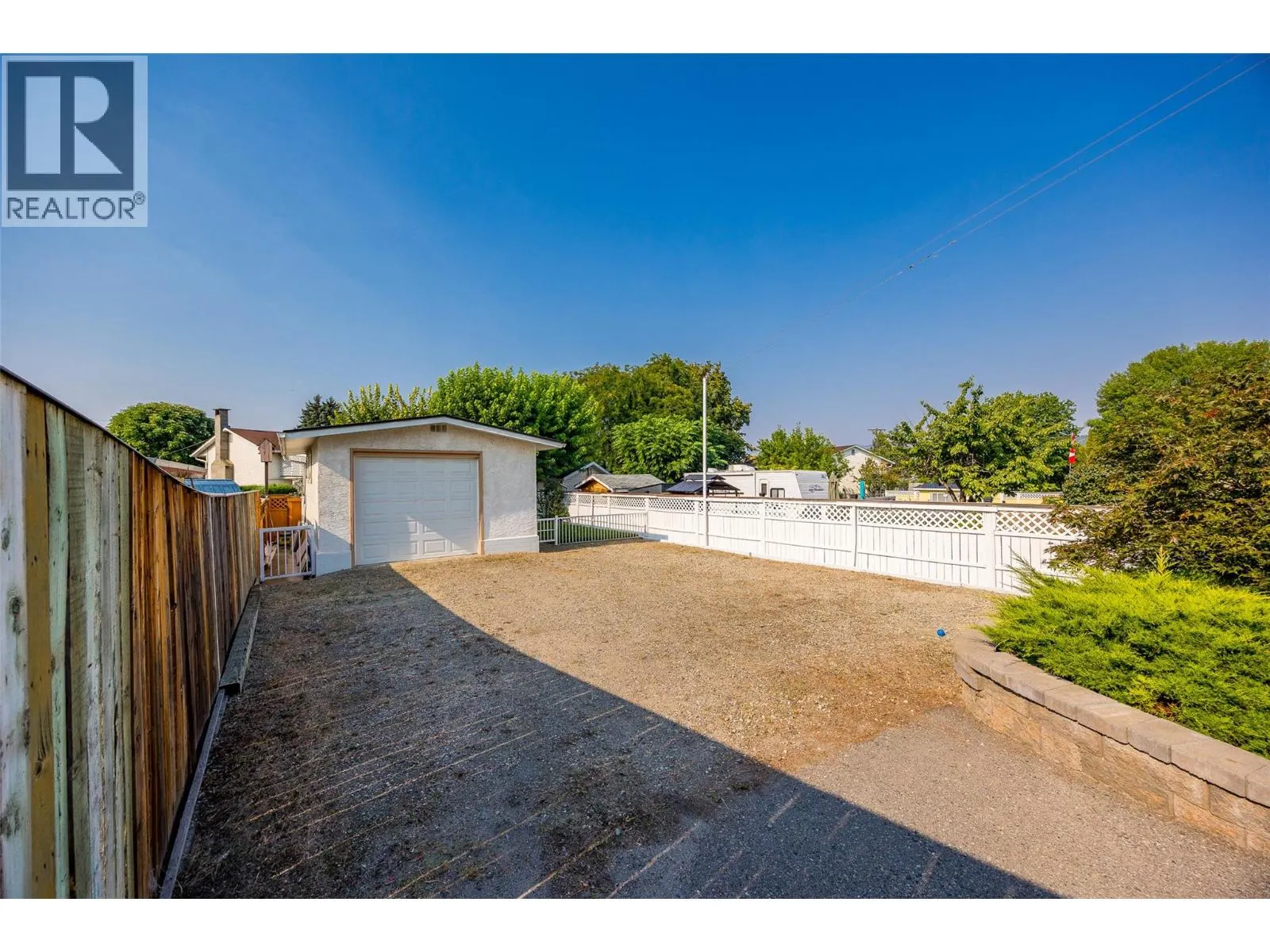 685 Hollydell Road