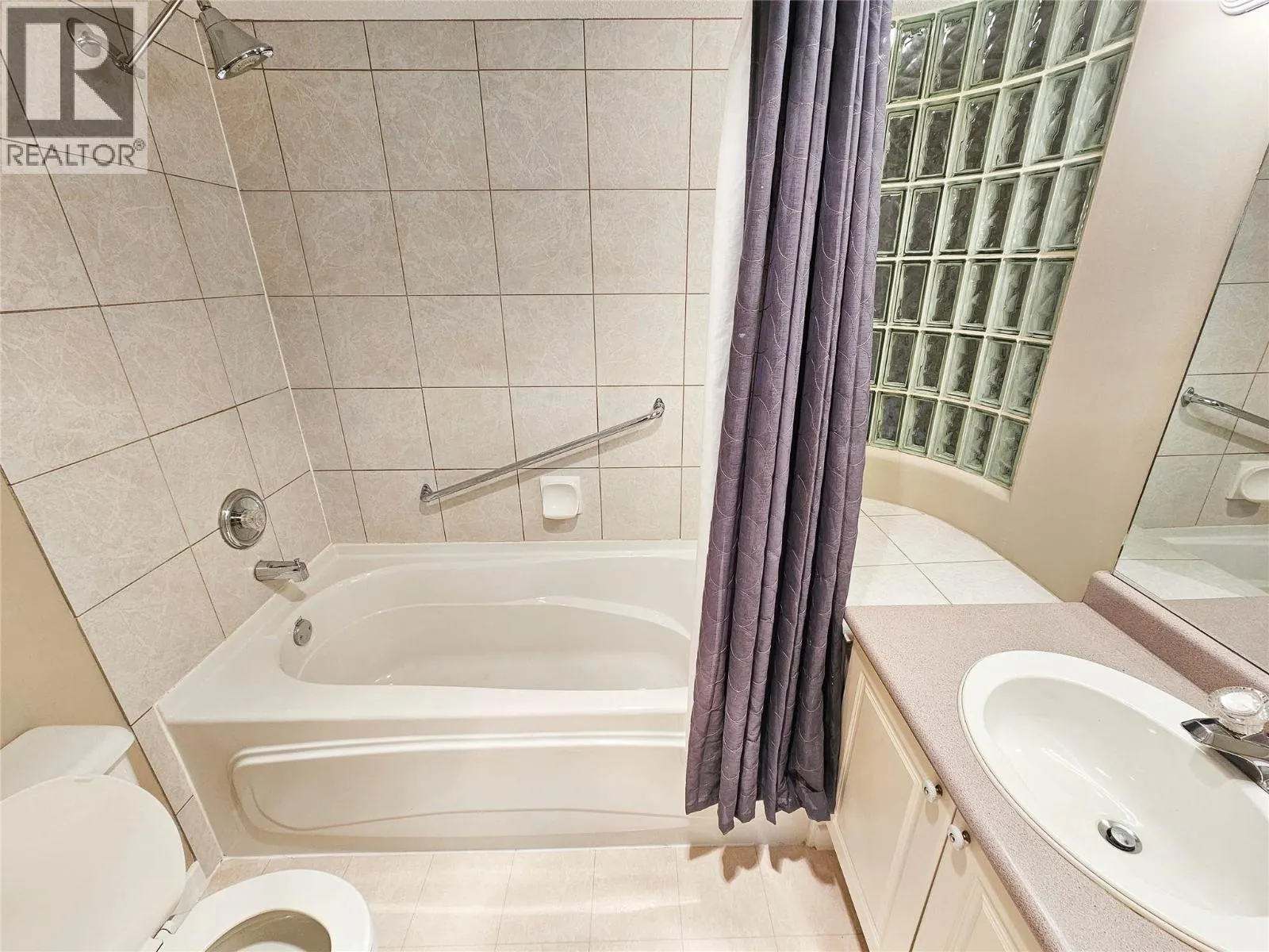3221 Centennial Drive Unit# 204
