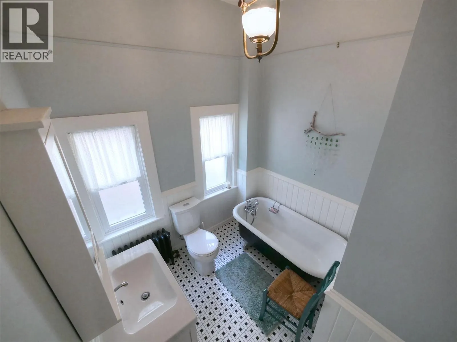 424 Observatory Street