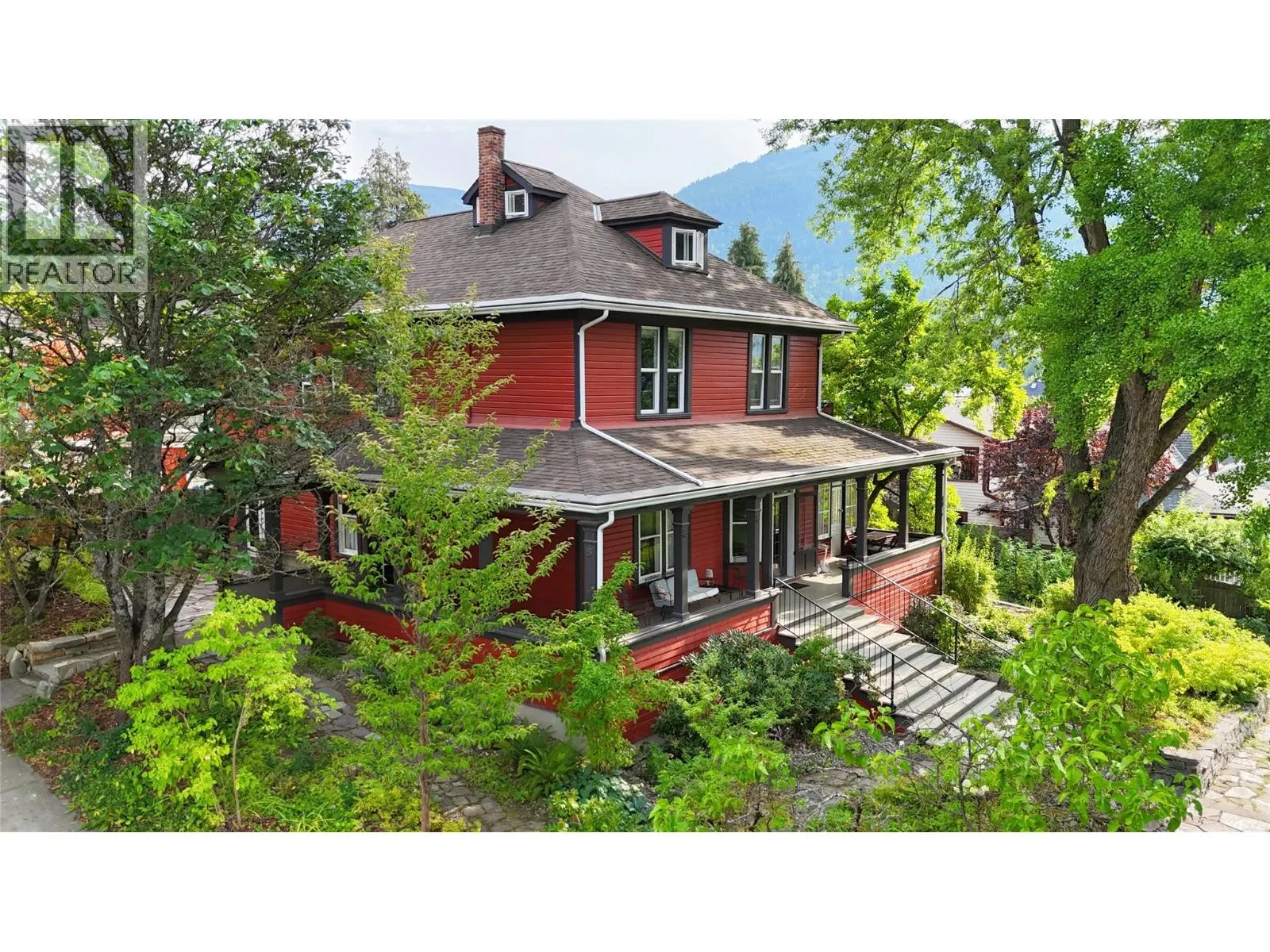 424 Observatory Street