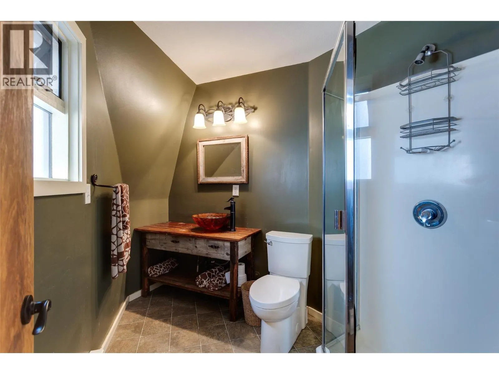 7604 FALCON RIDGE Crescent