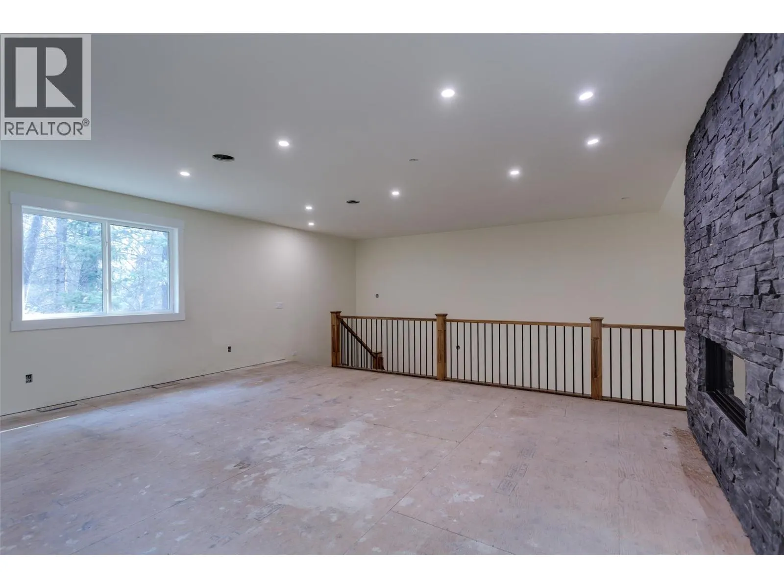 7604 FALCON RIDGE Crescent