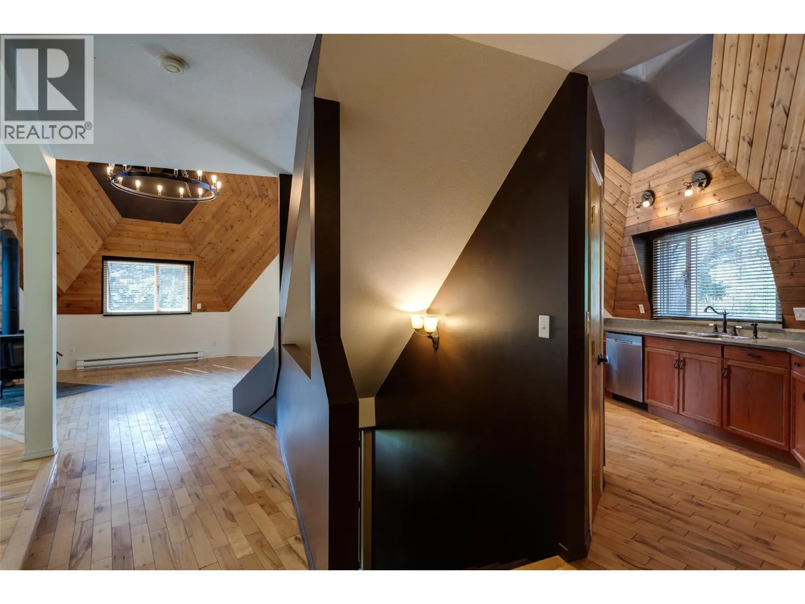 7604 FALCON RIDGE Crescent