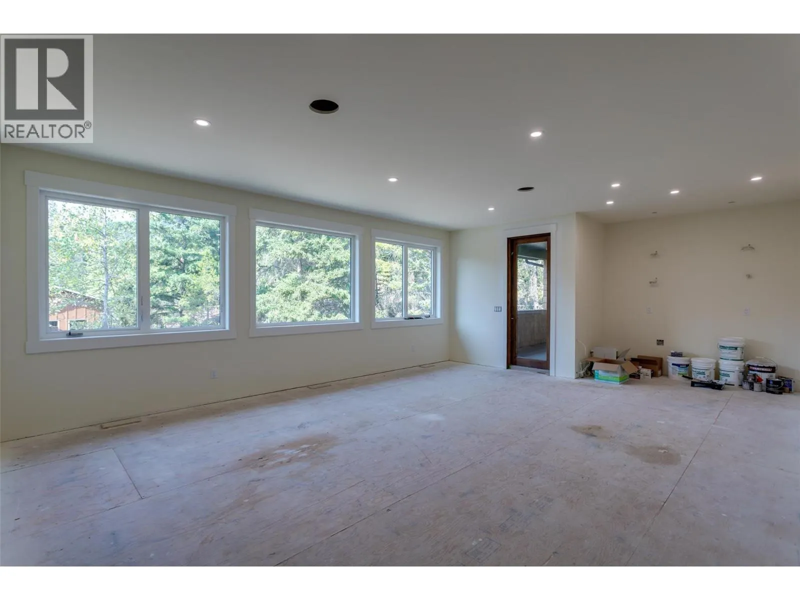 7604 FALCON RIDGE Crescent