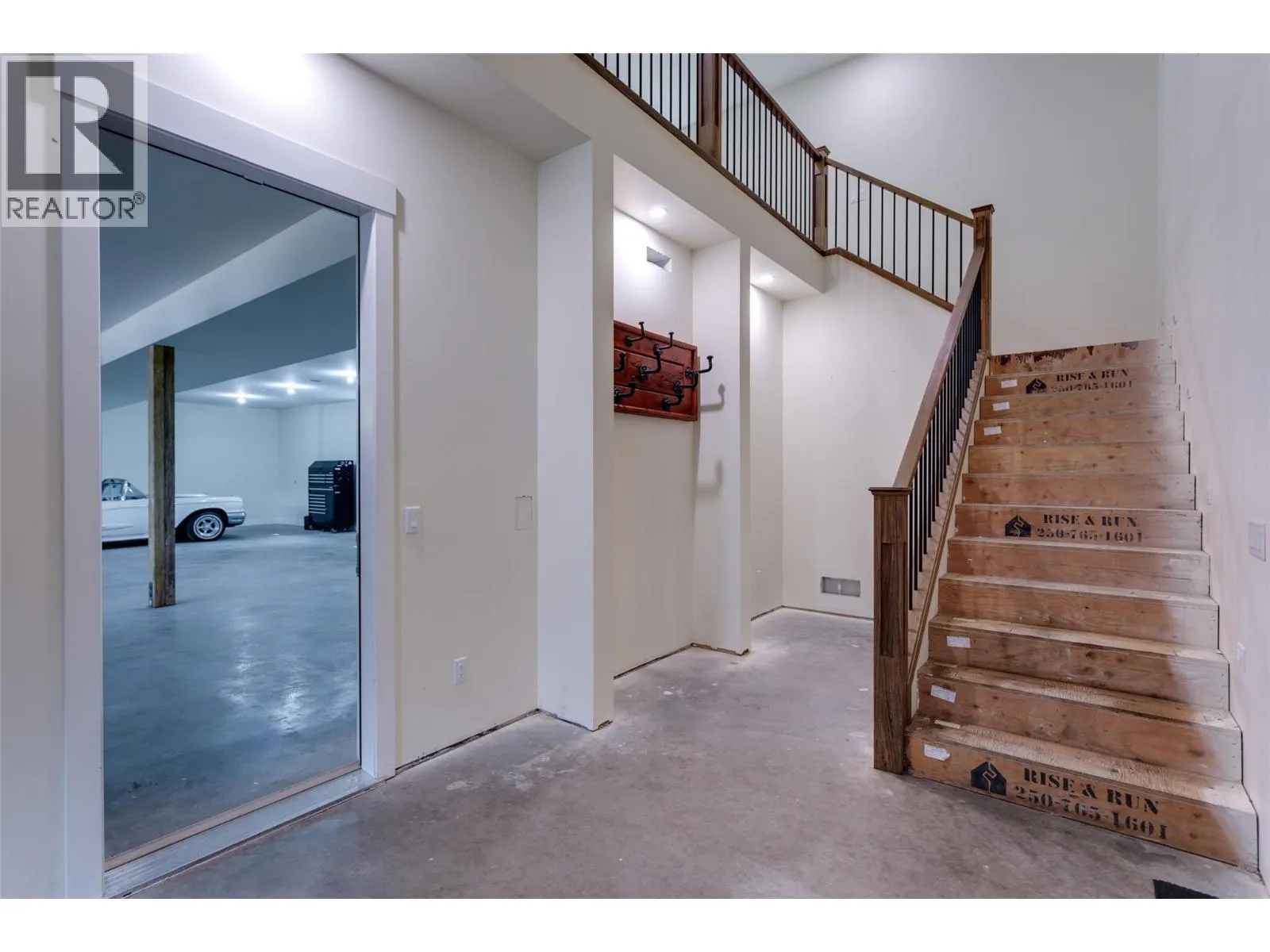 7604 FALCON RIDGE Crescent