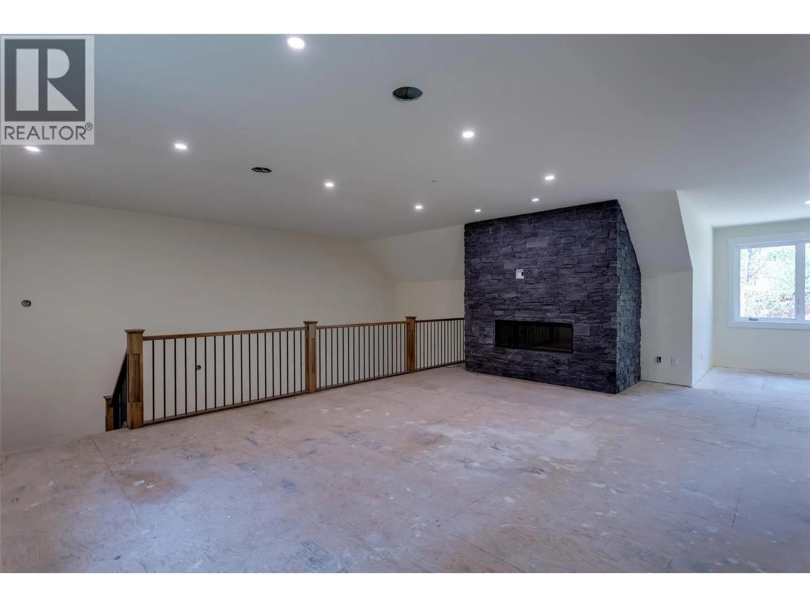 7604 FALCON RIDGE Crescent