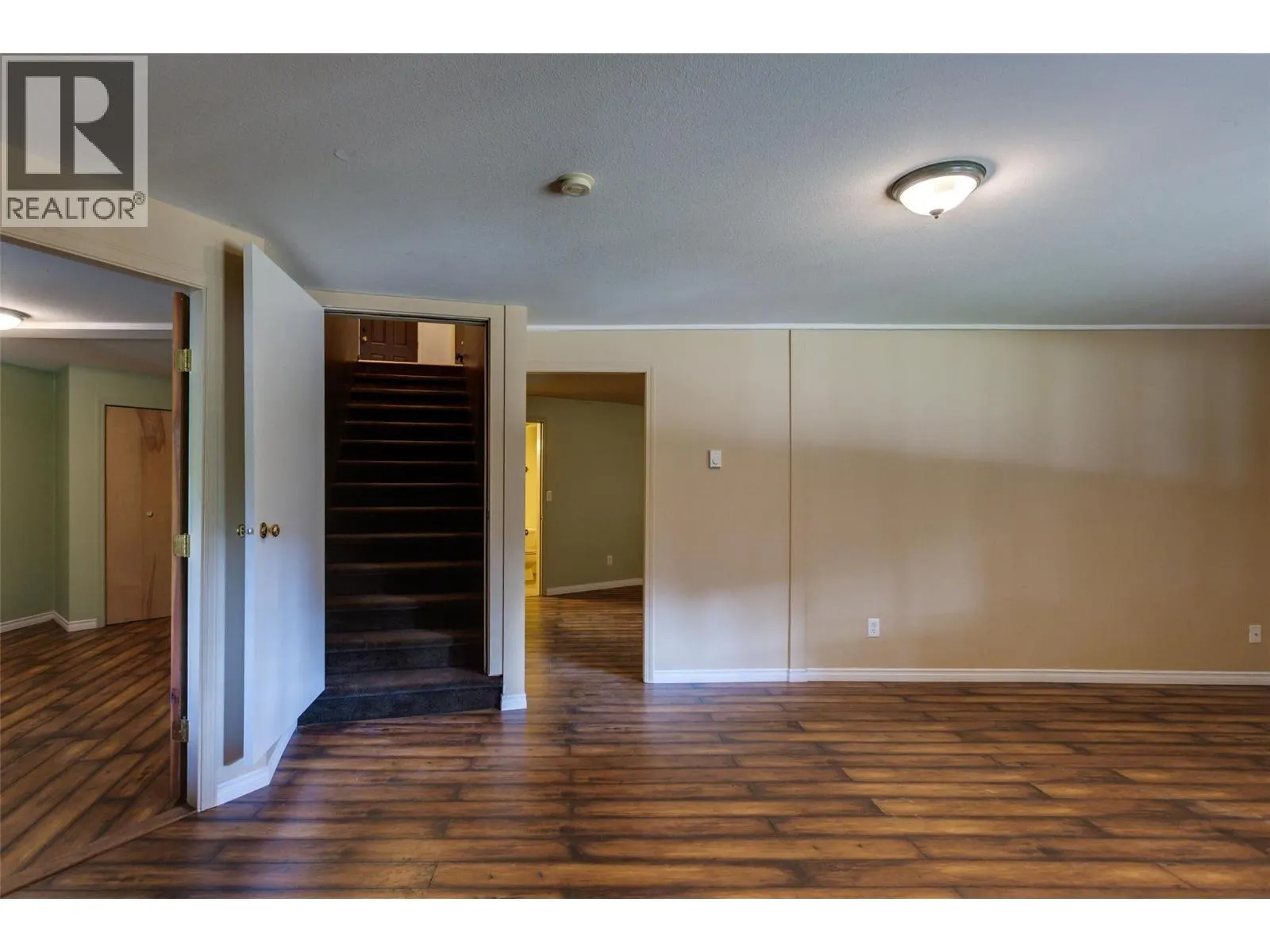 7604 FALCON RIDGE Crescent