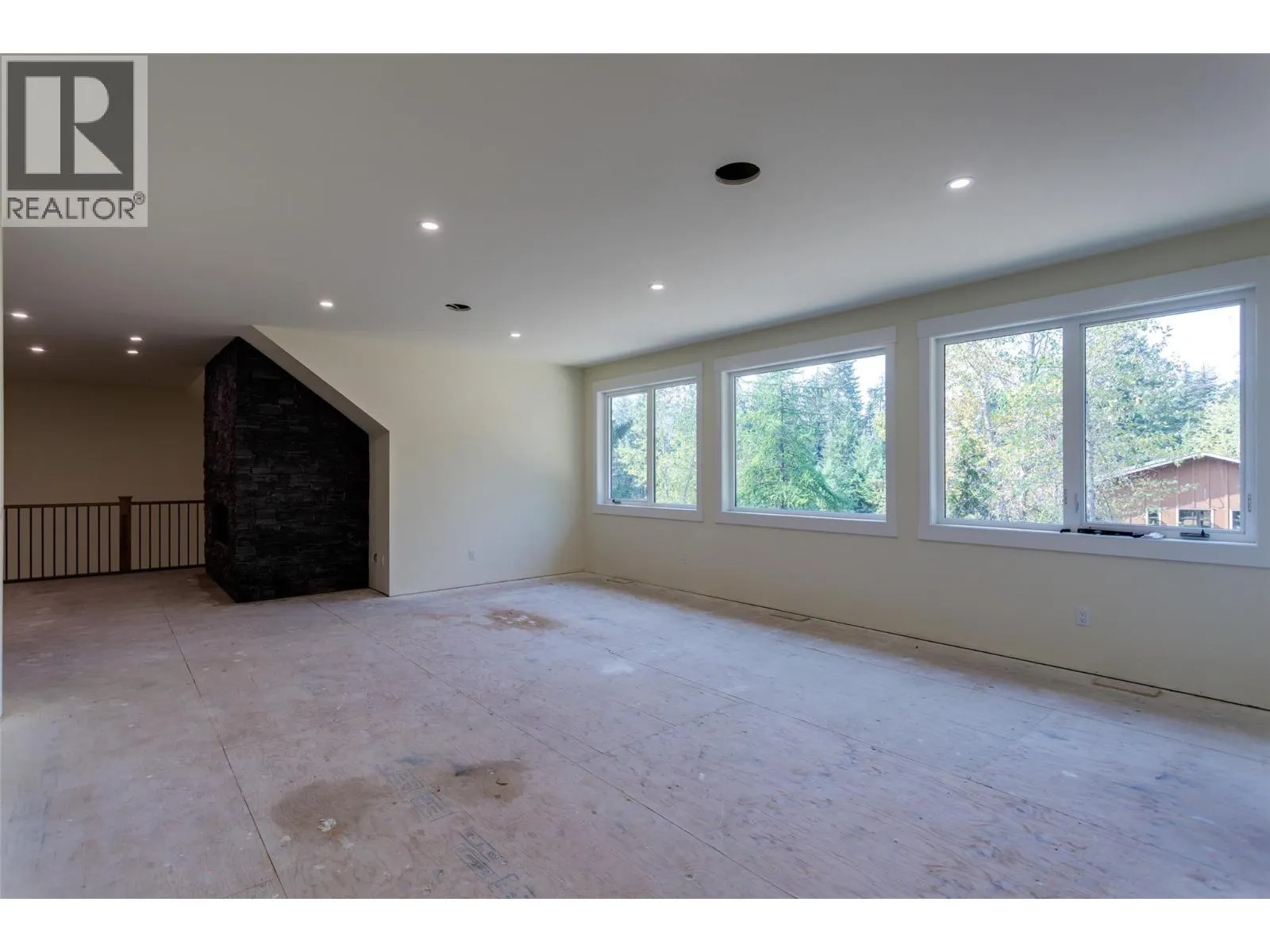 7604 FALCON RIDGE Crescent