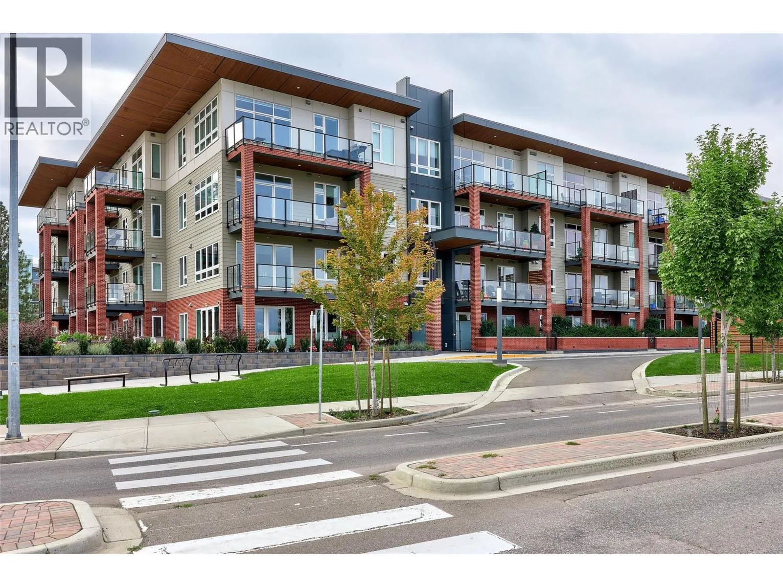 885 University Drive Unit# 201