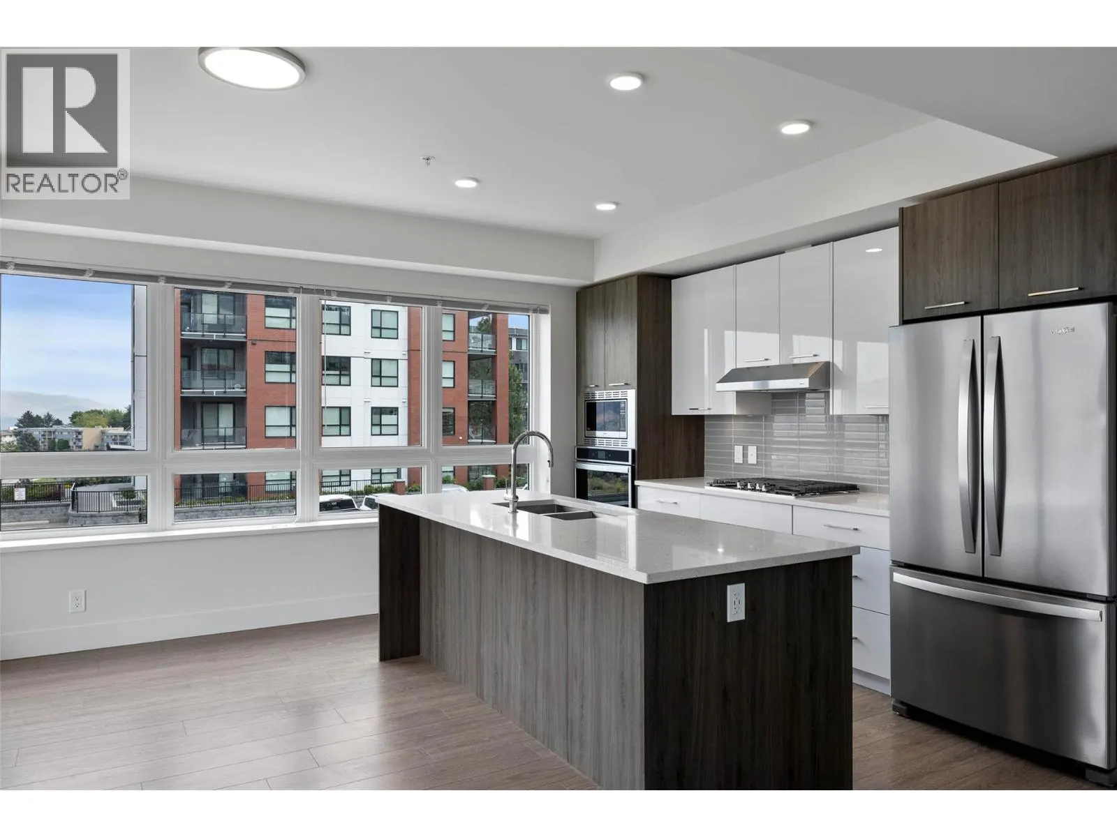 885 University Drive Unit# 201