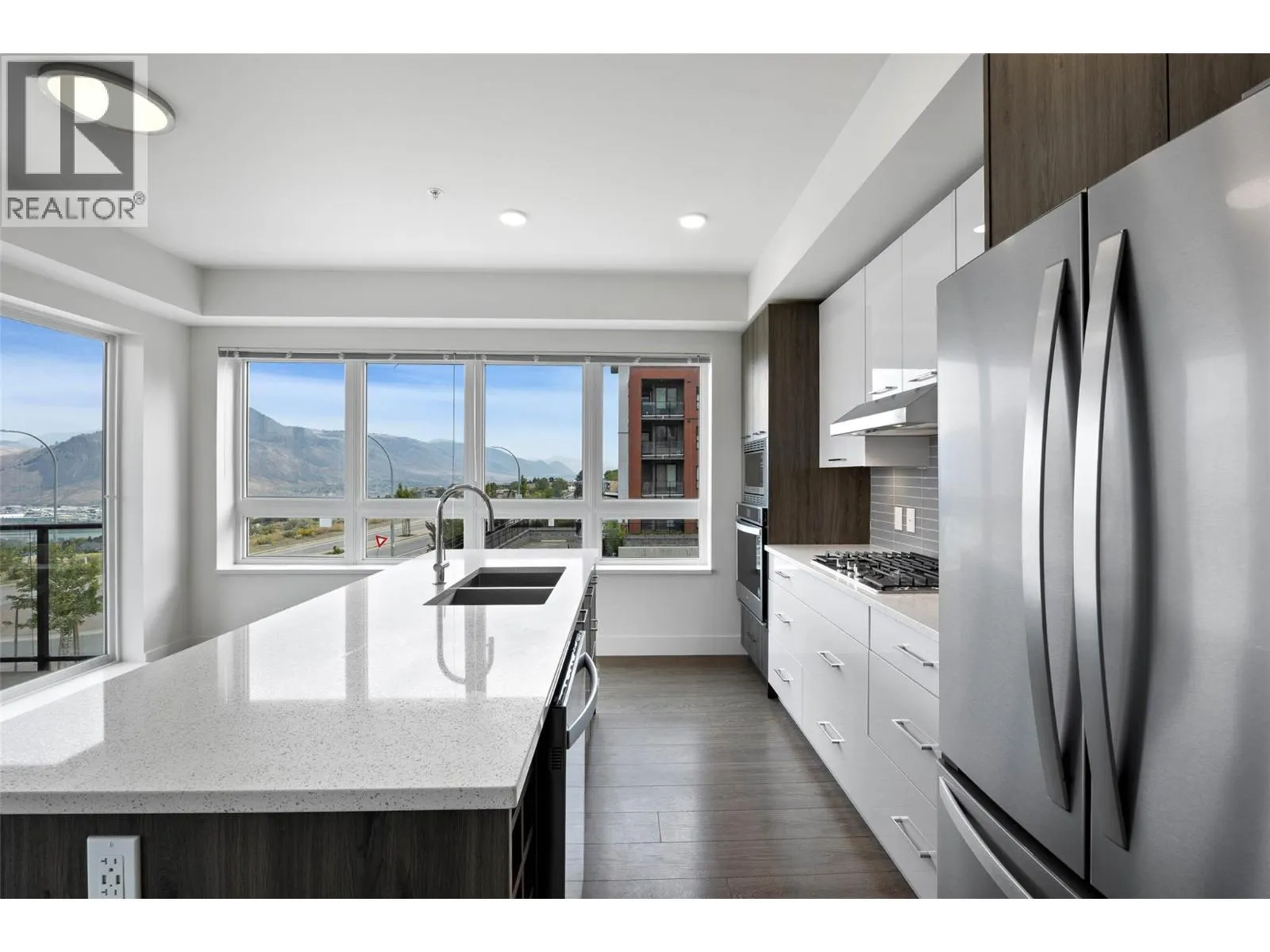 885 University Drive Unit# 201