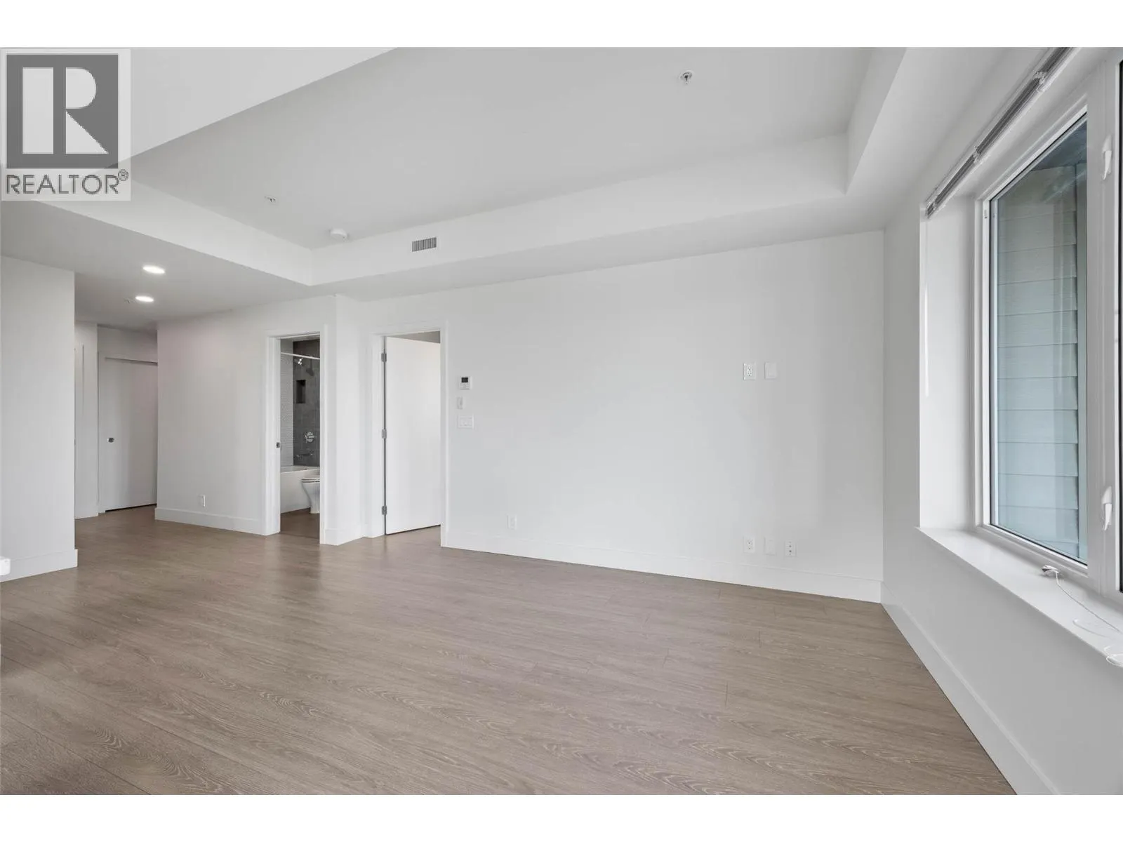 885 University Drive Unit# 201