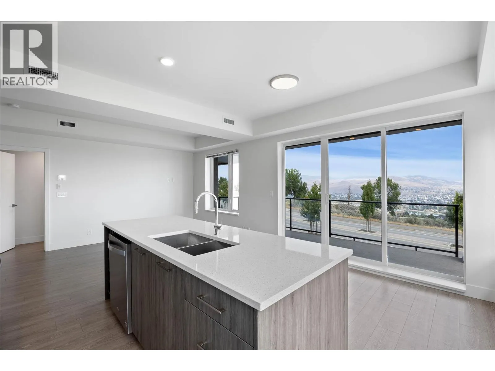 885 University Drive Unit# 201