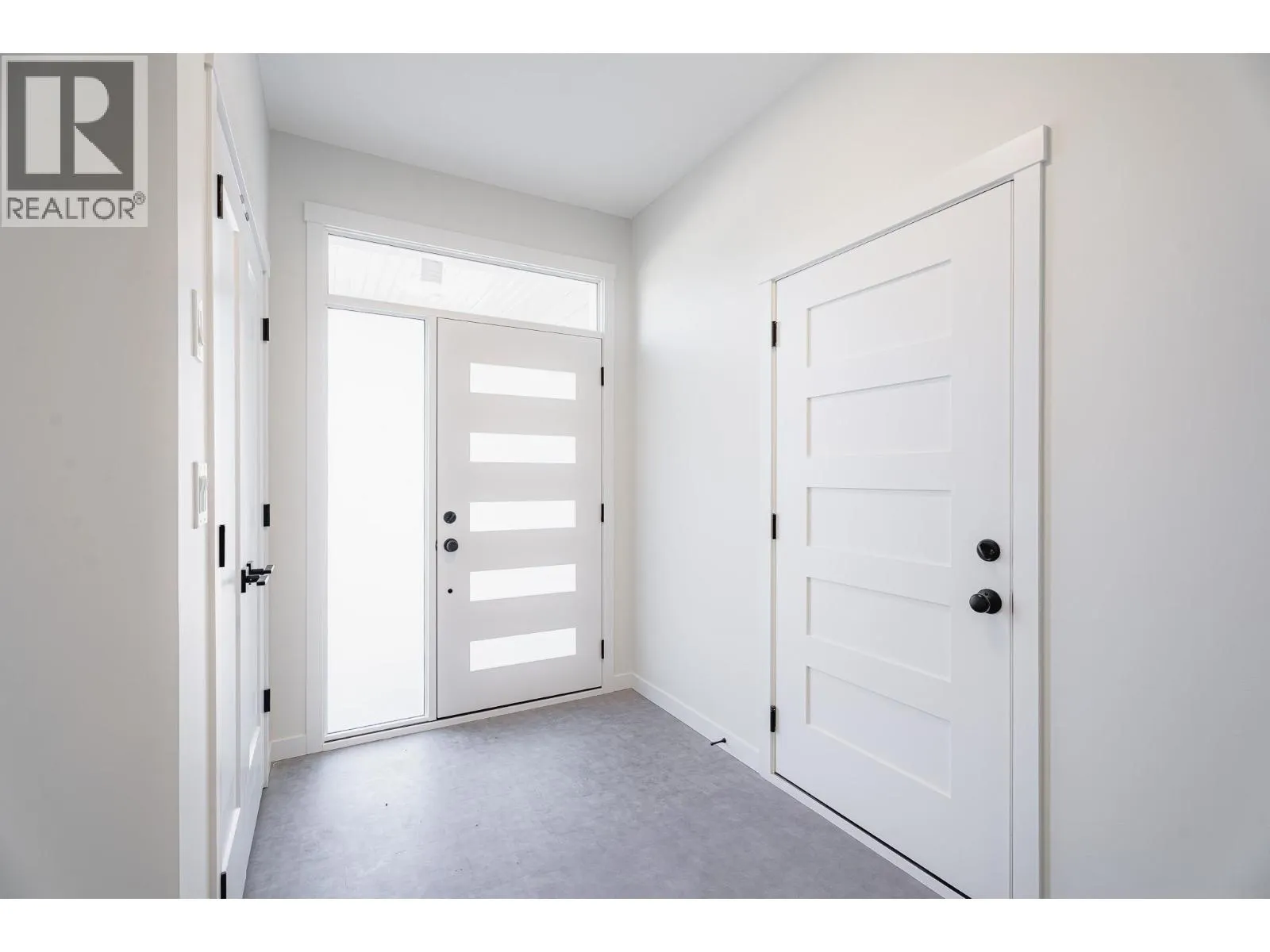 2594 Grand View Place