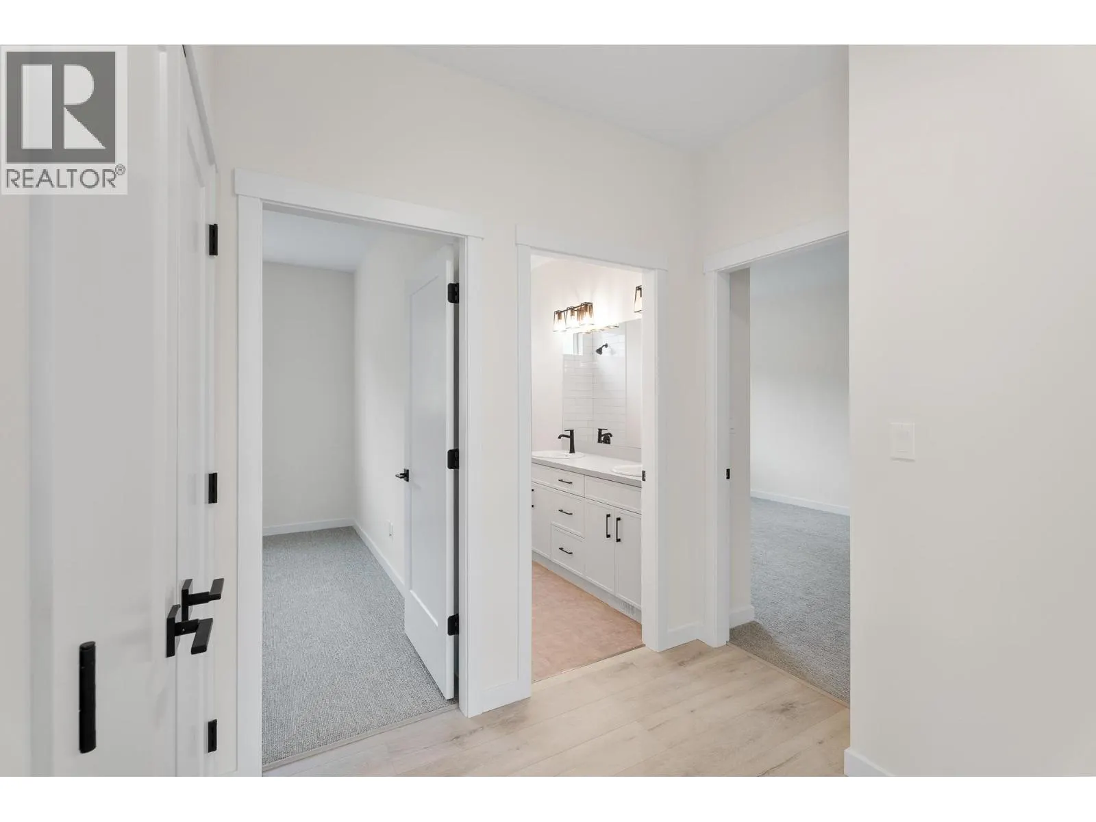 2594 Grand View Place