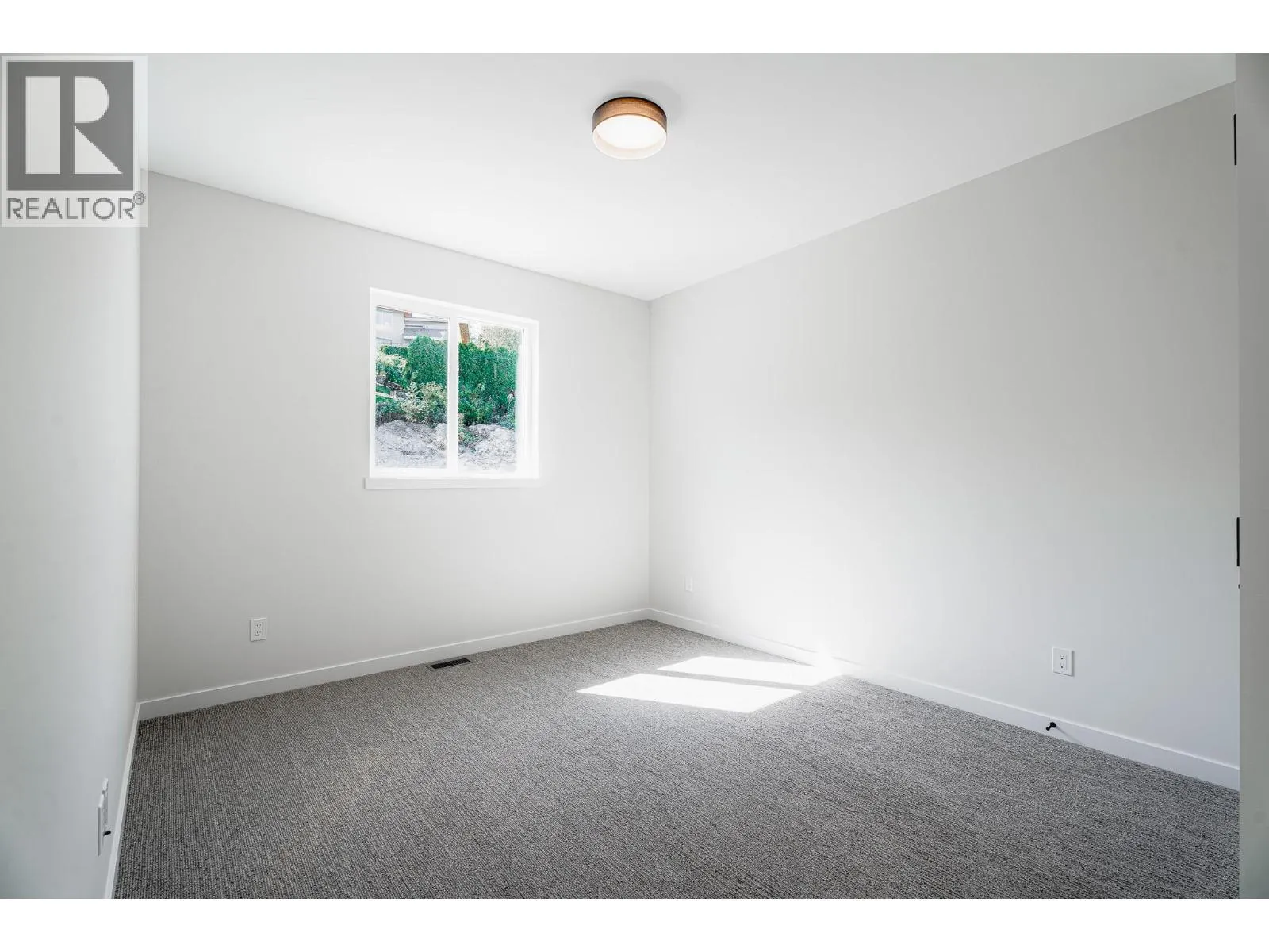 2594 Grand View Place