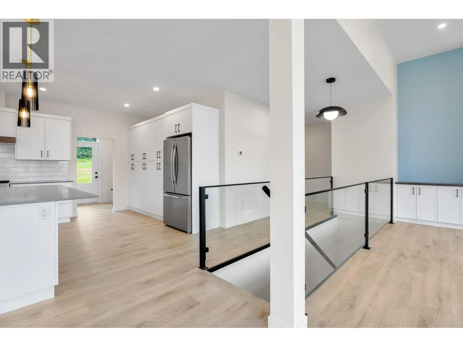2594 Grand View Place