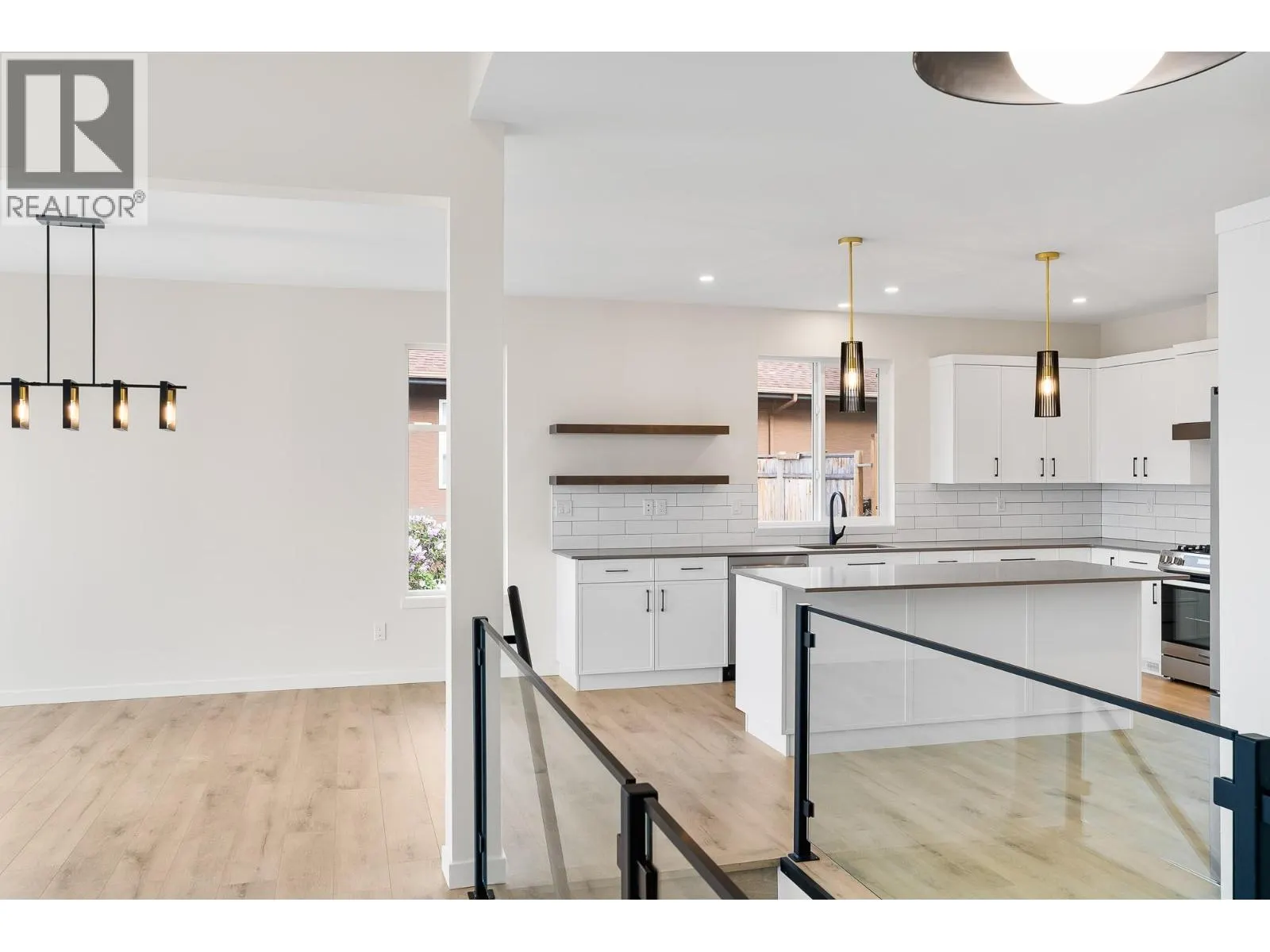 2594 Grand View Place