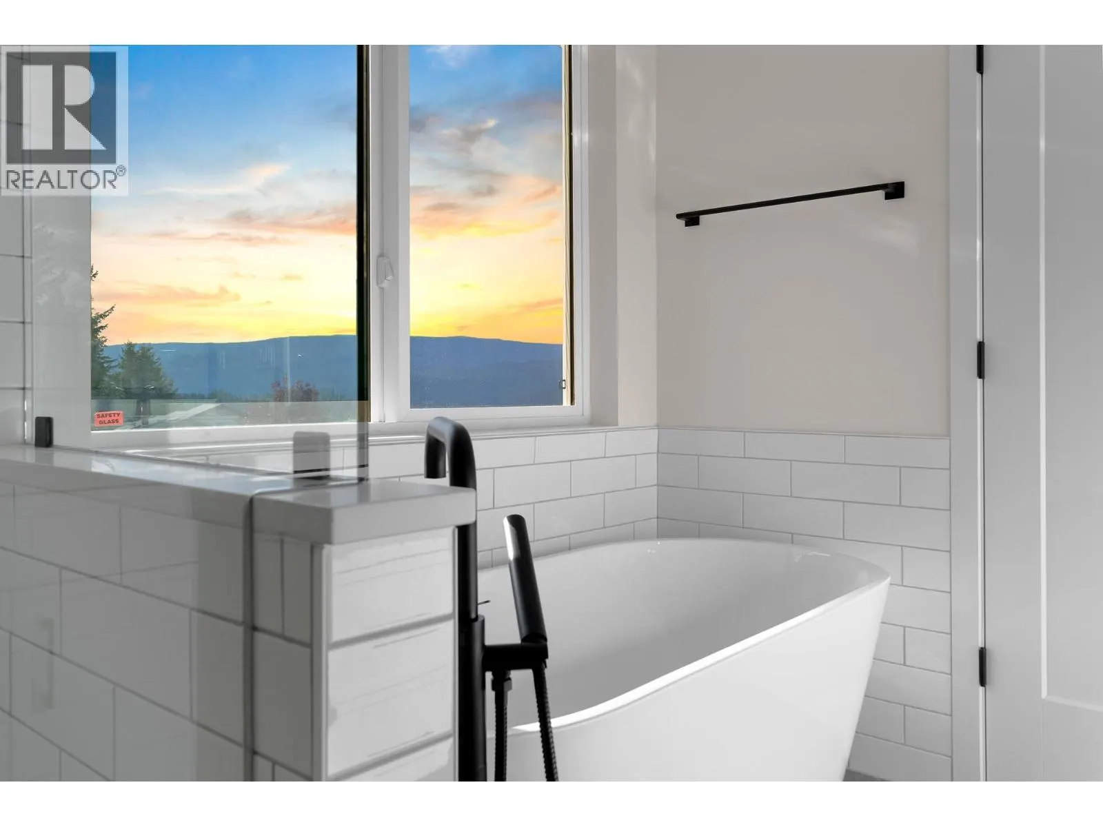 2594 Grand View Place