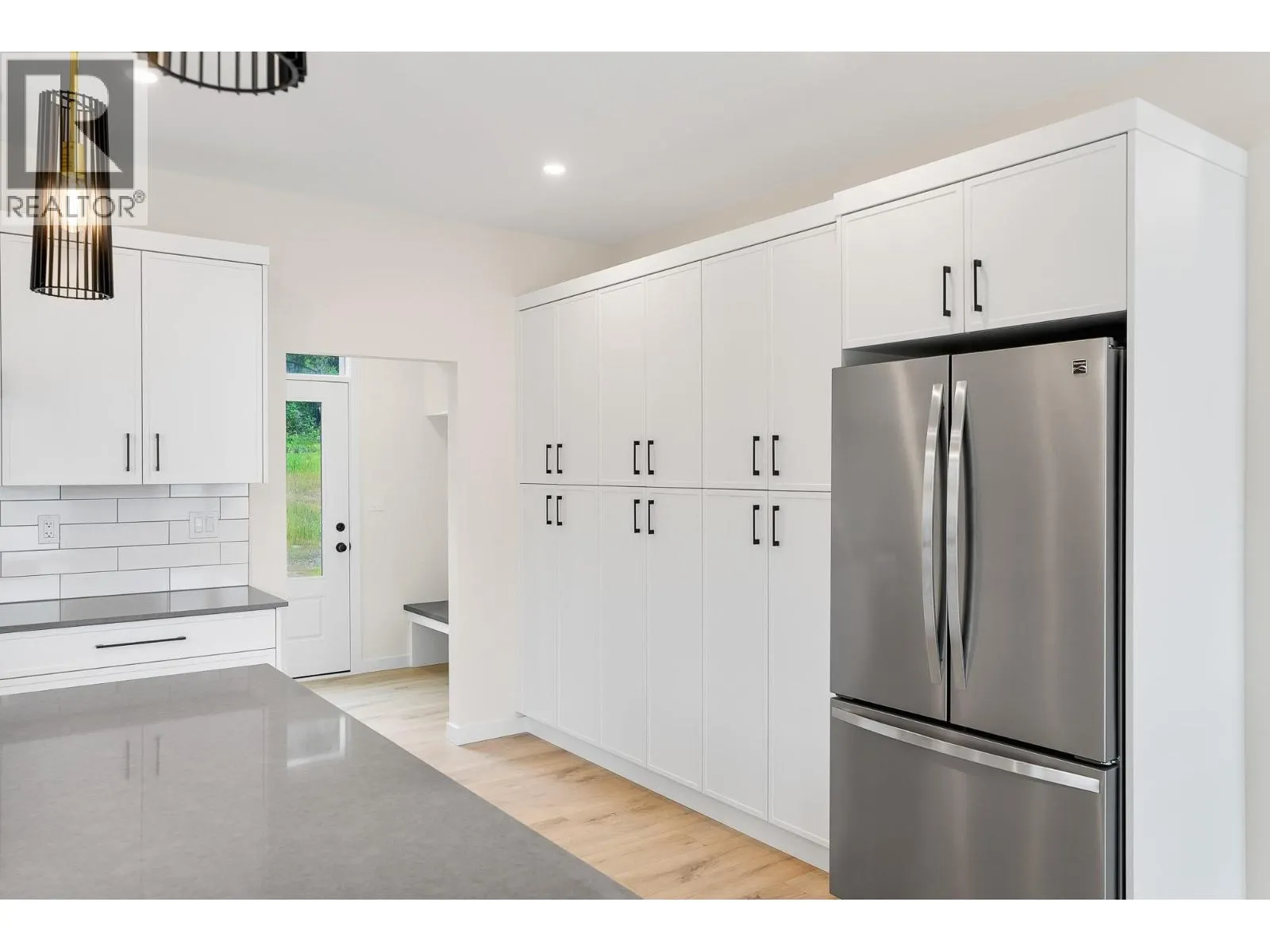 2594 Grand View Place