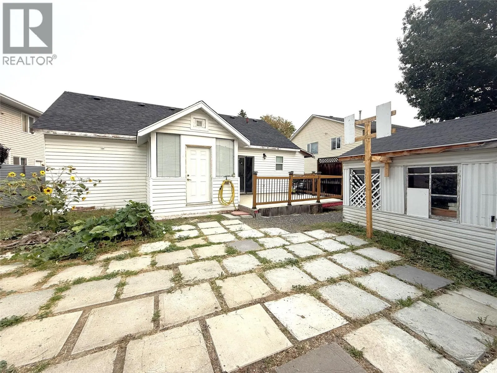 260 TAMARACK Avenue