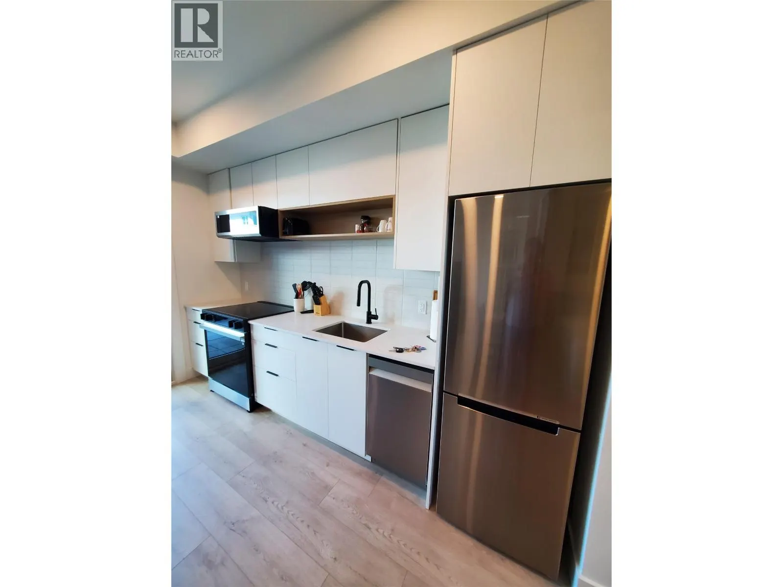 620 Coronation Avenue Unit# 211