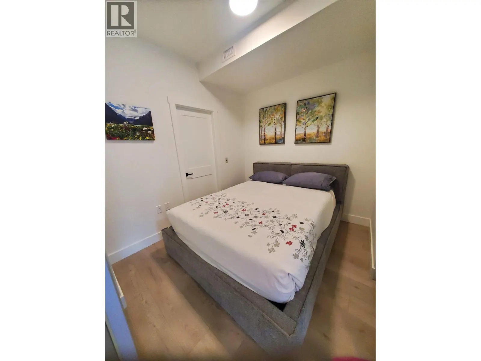 620 Coronation Avenue Unit# 211
