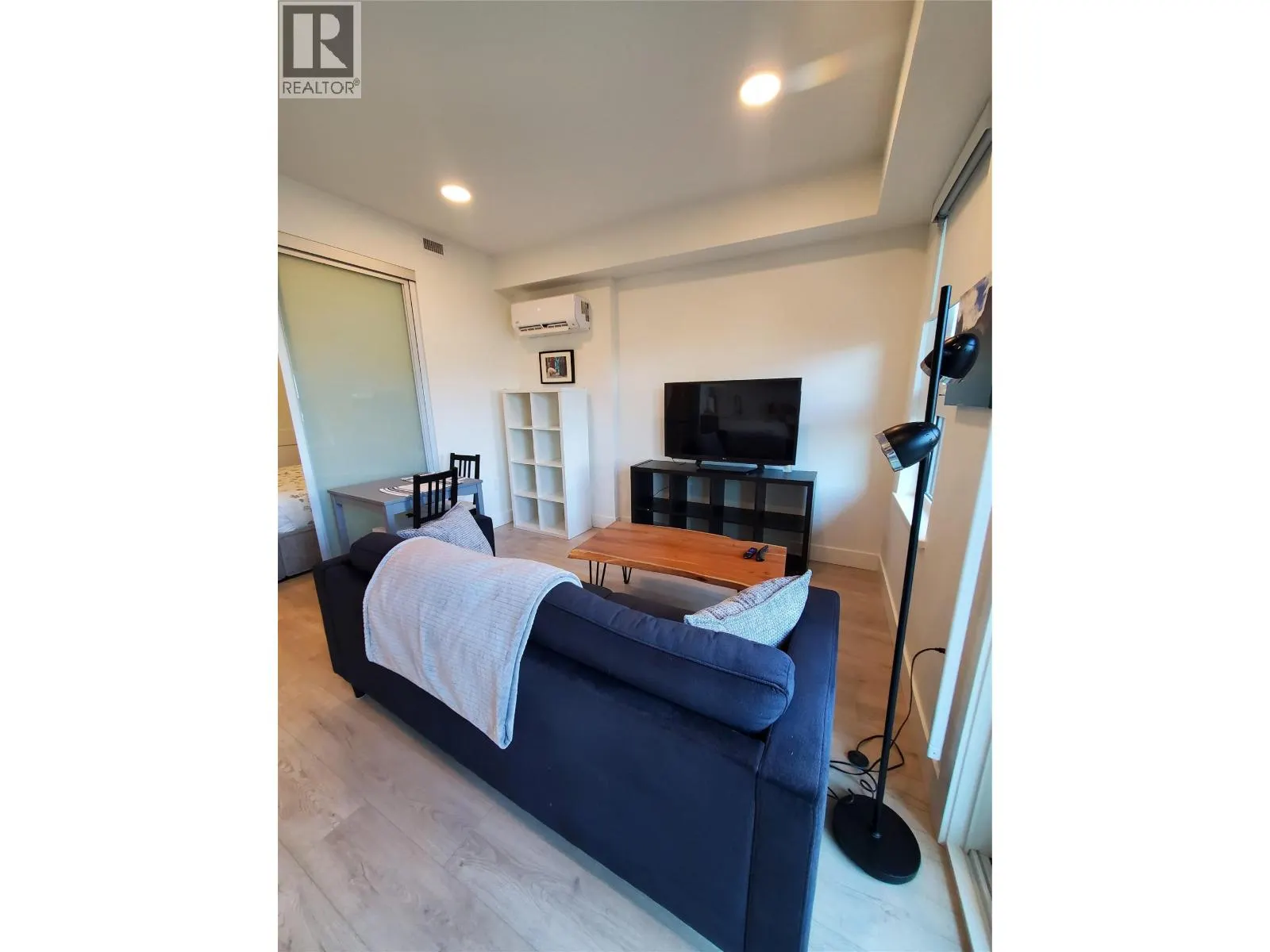 620 Coronation Avenue Unit# 211