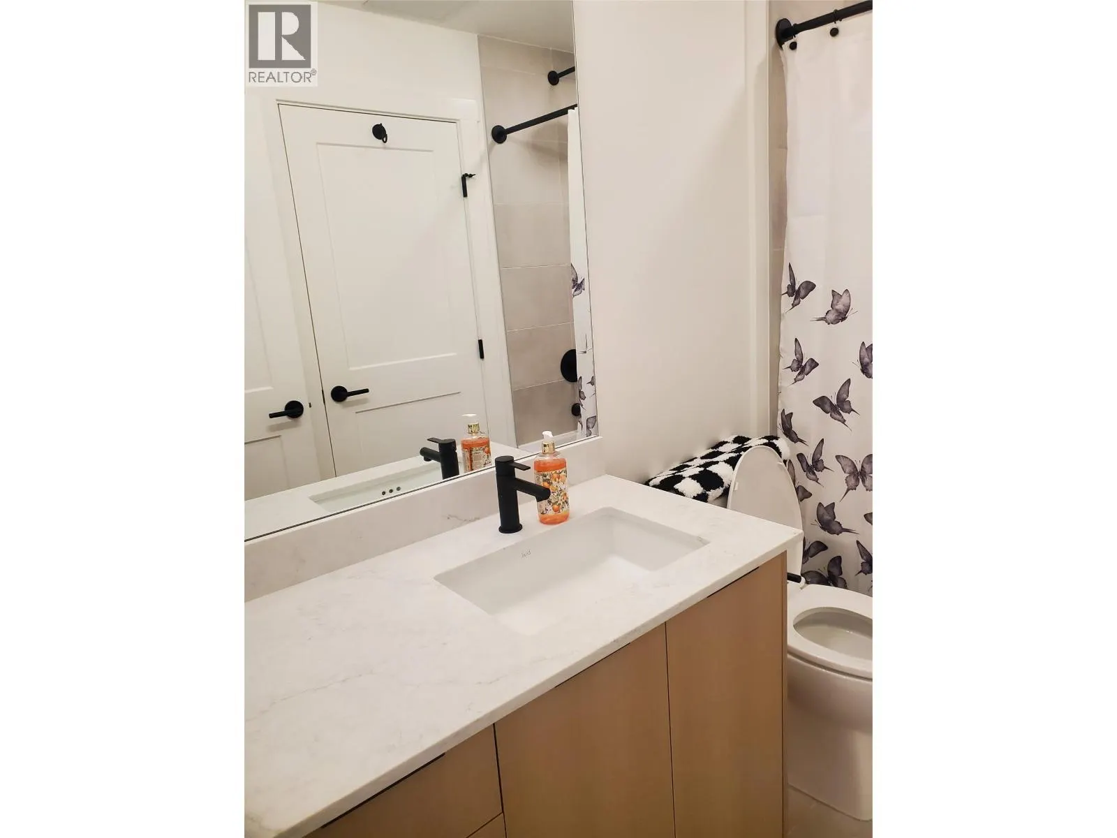 620 Coronation Avenue Unit# 211