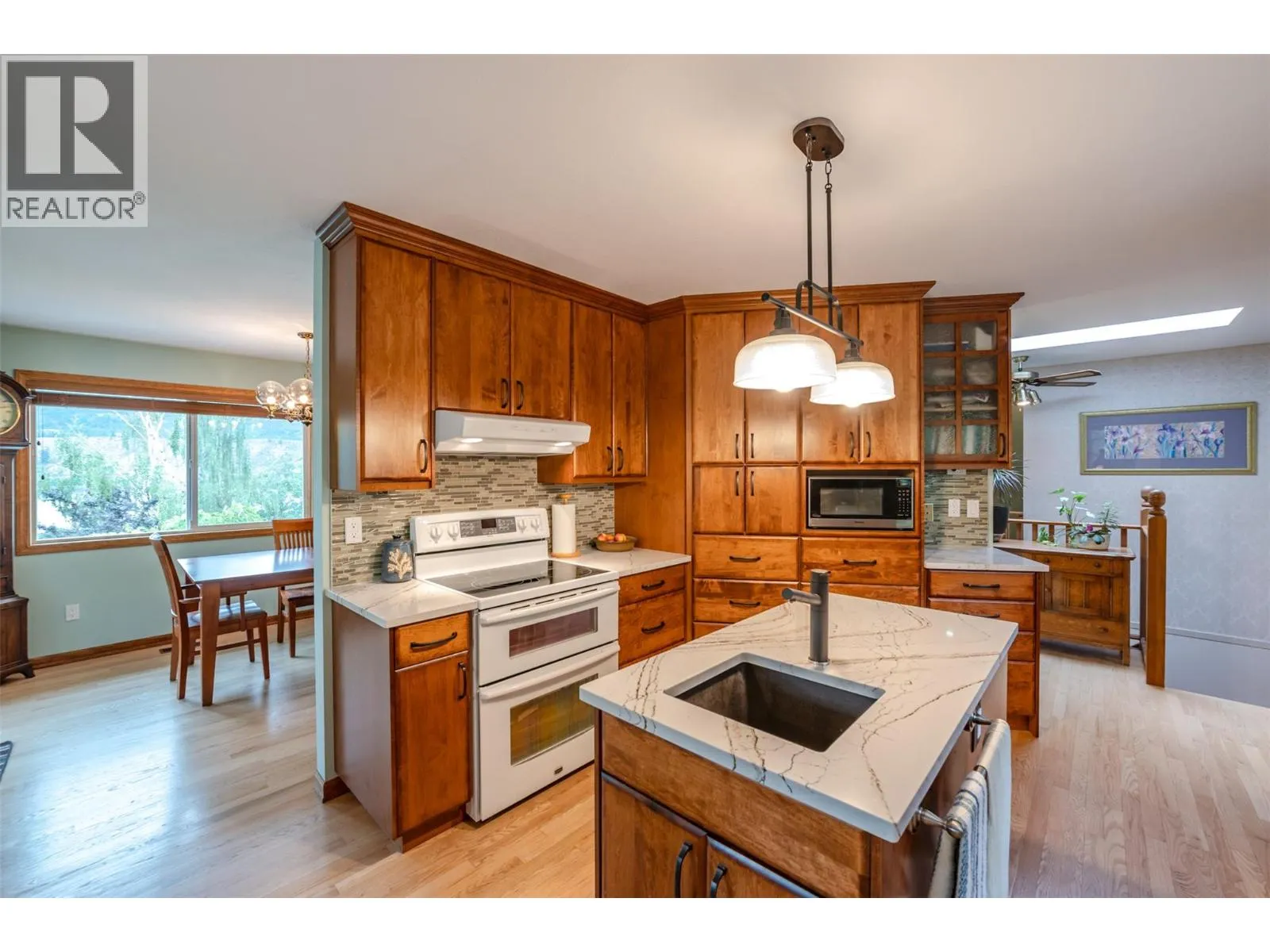 331 EASTSIDE Road