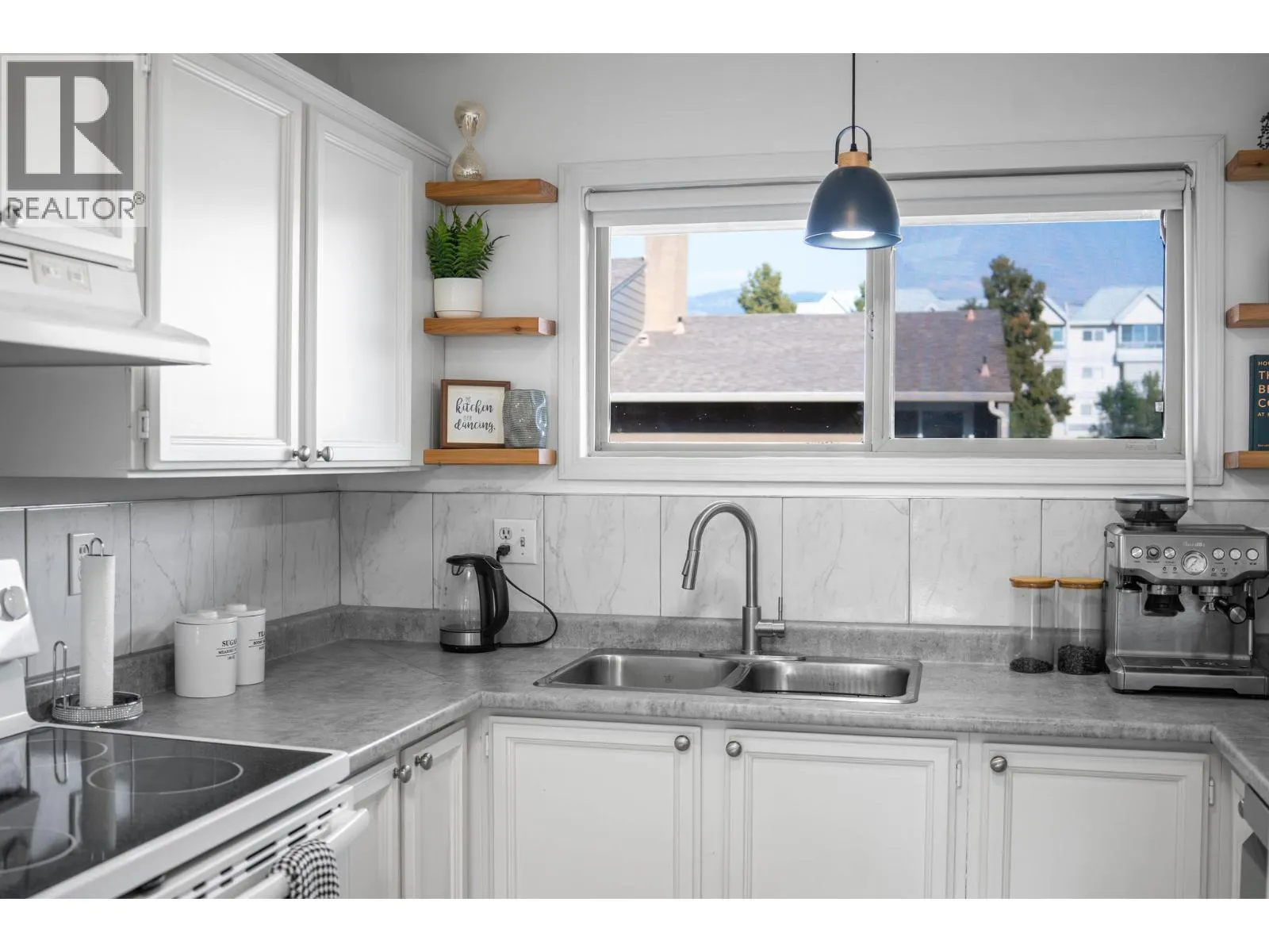 217 Franklyn Road Unit# 8