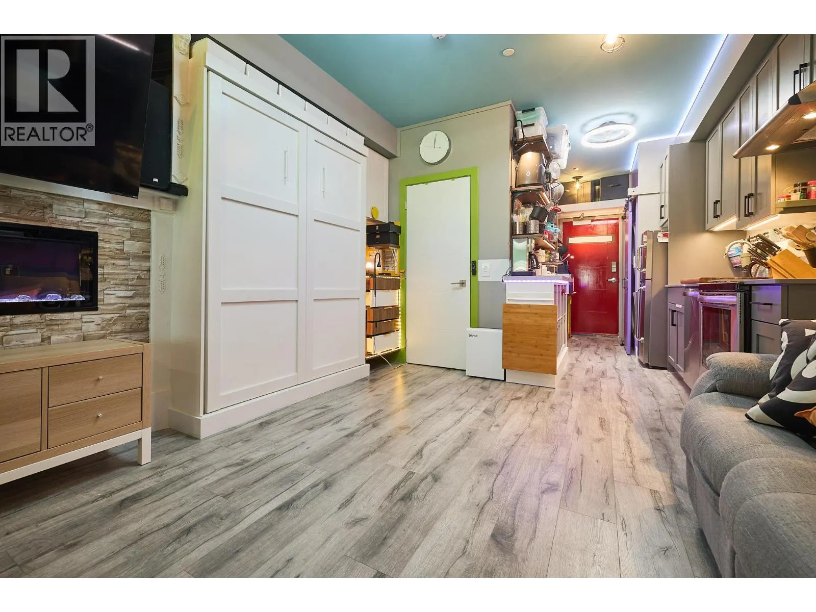 651 DUNES Drive Unit# 207