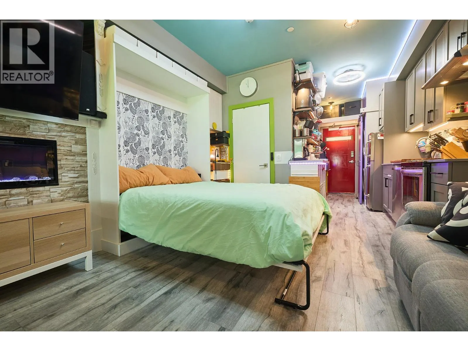 651 DUNES Drive Unit# 207