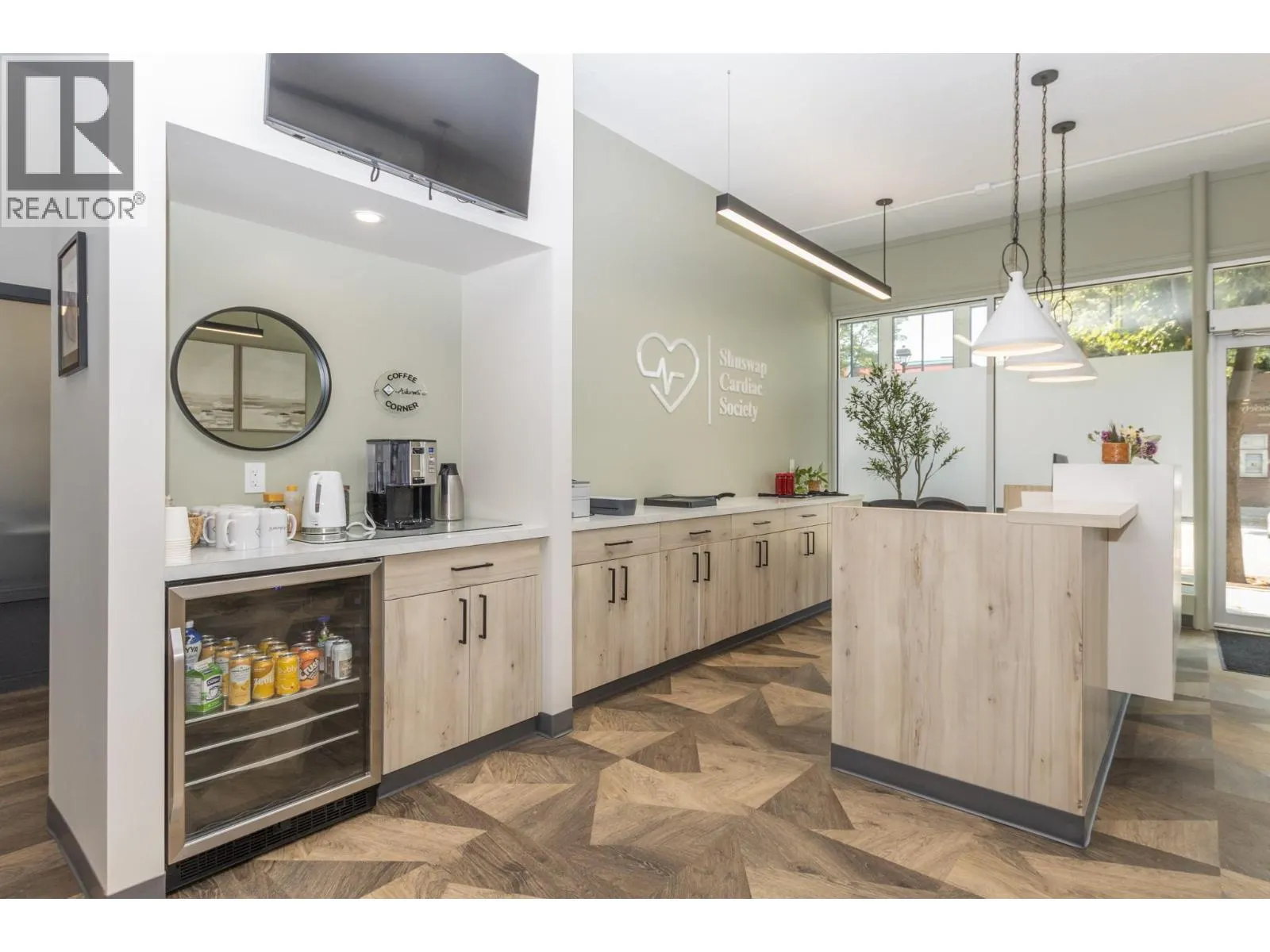 380 Alexander Street NE