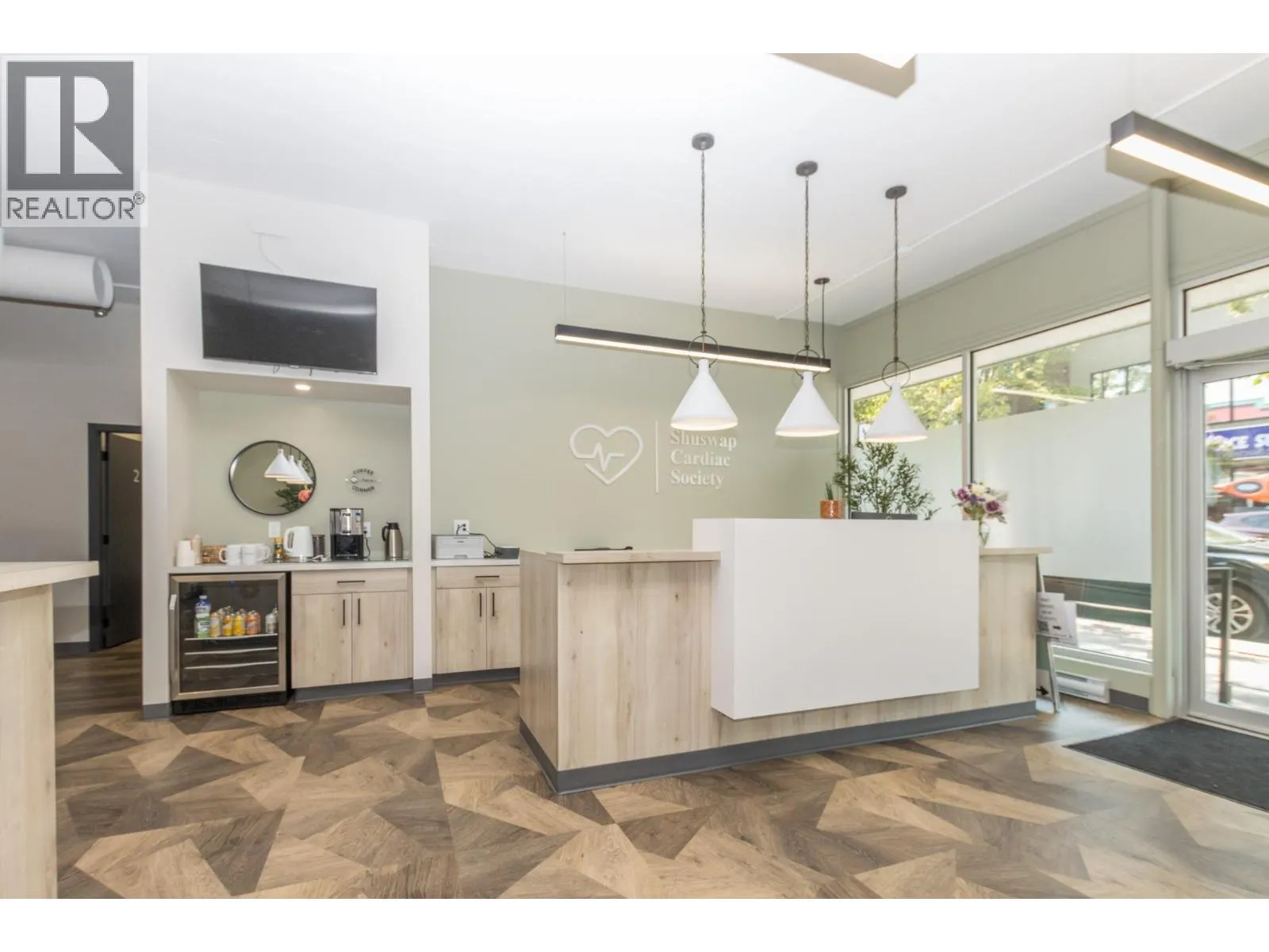 380 Alexander Street NE