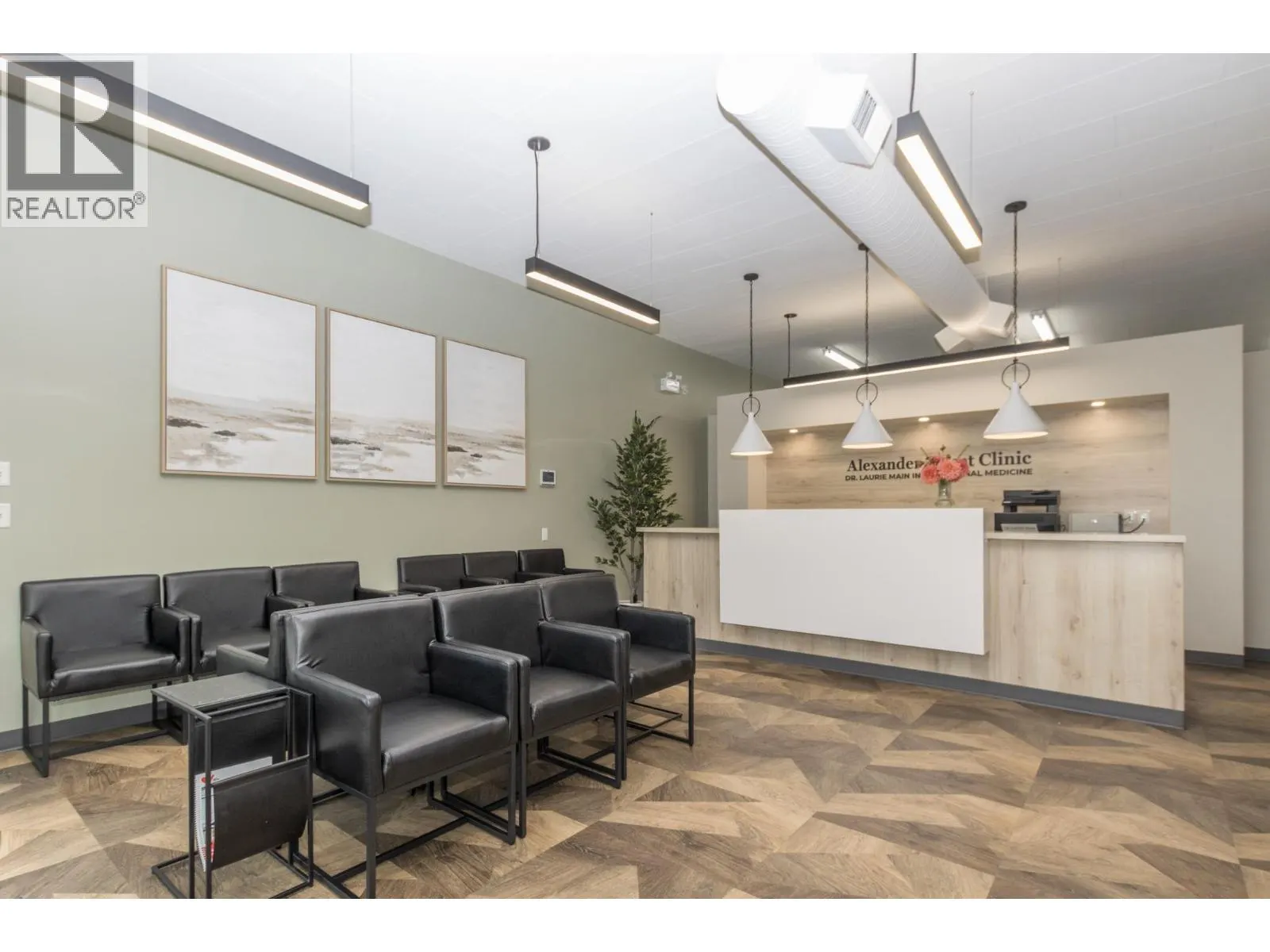 380 Alexander Street NE