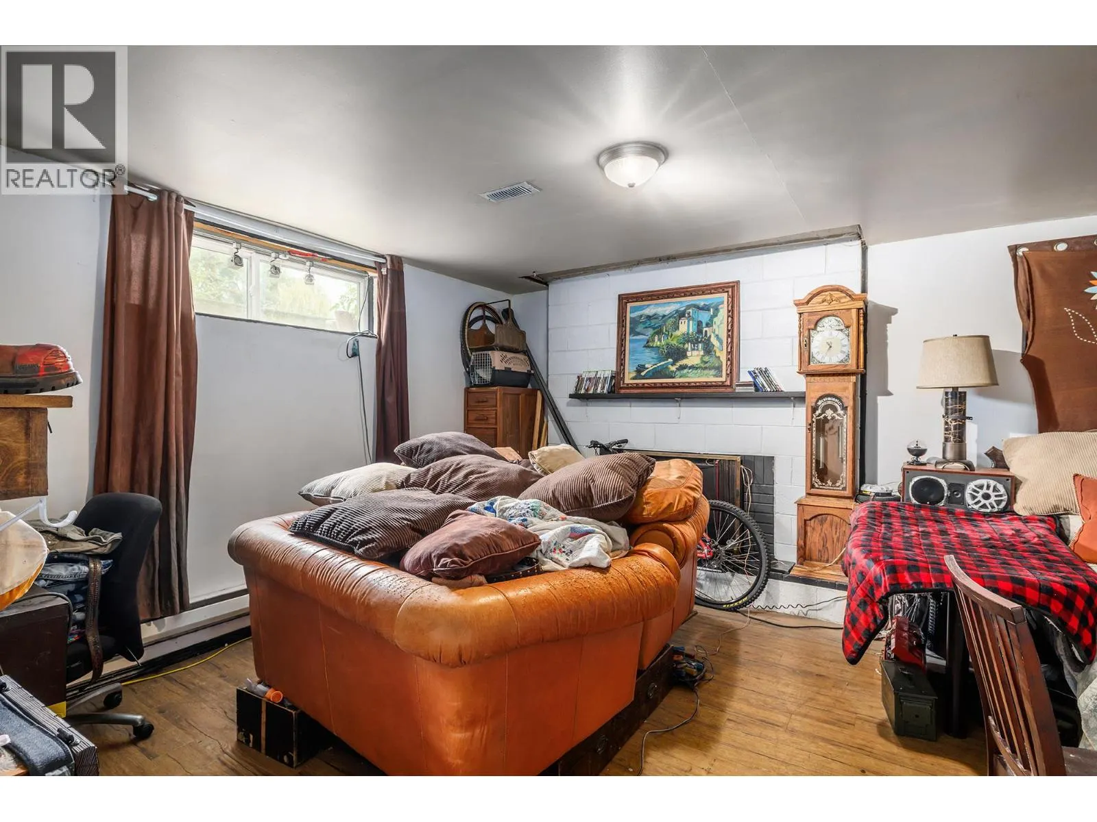 1211 Centennial Crescent