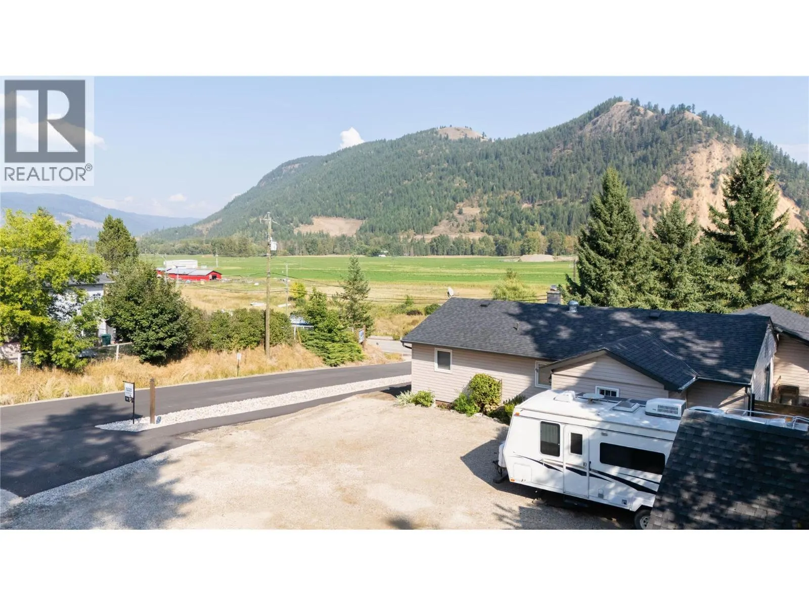2506 Shuswap Avenue