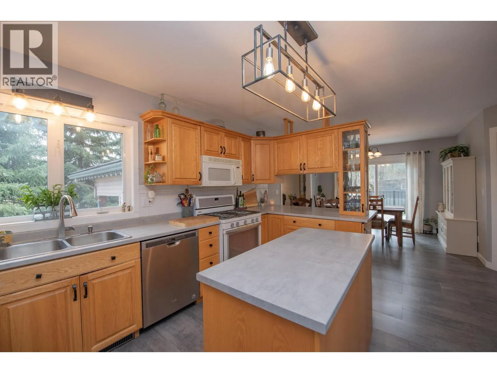 2506 Shuswap Avenue