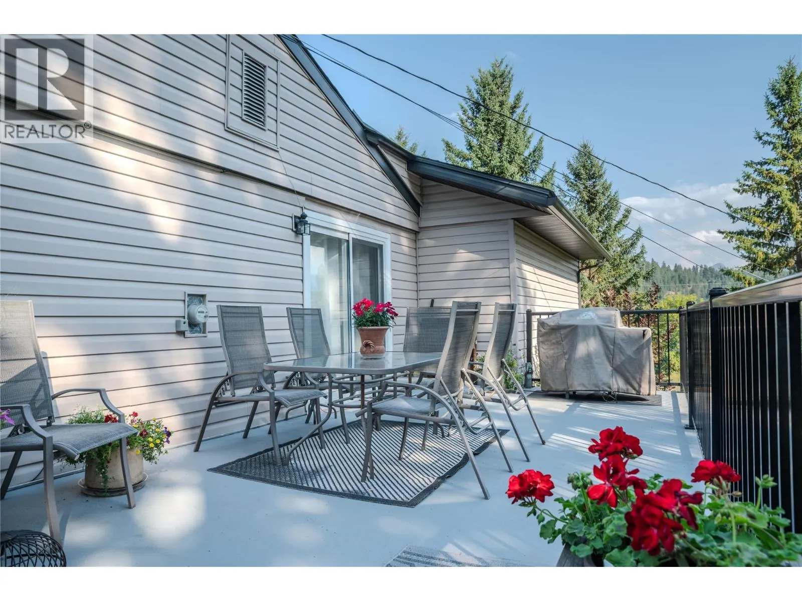 2506 Shuswap Avenue