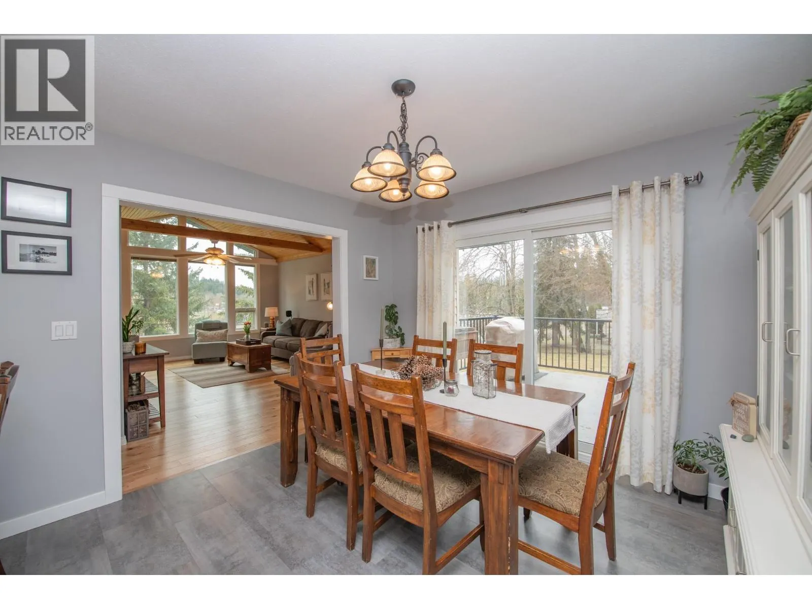 2506 Shuswap Avenue