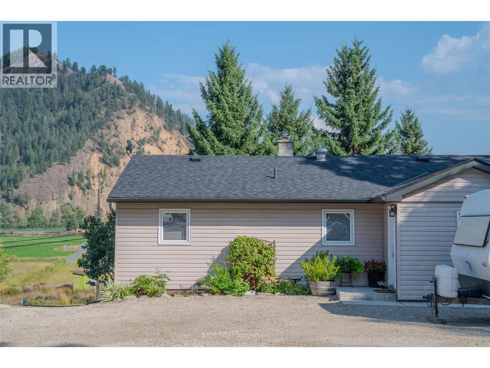 2506 Shuswap Avenue