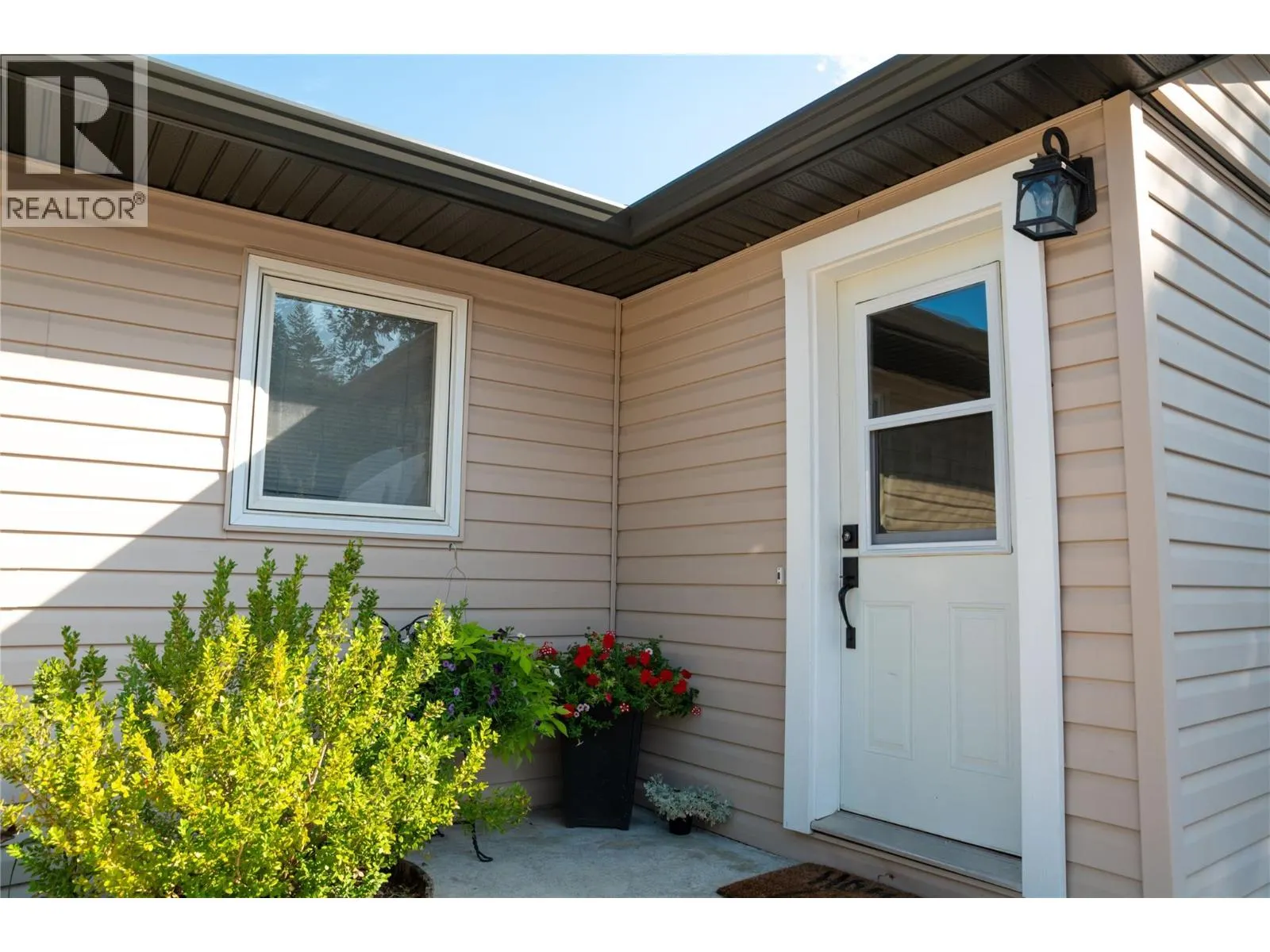 2506 Shuswap Avenue