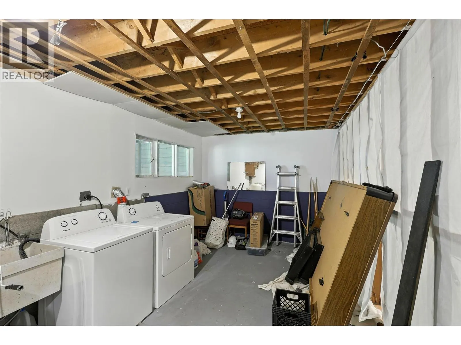 1653 Birch Island Lost Creek Road