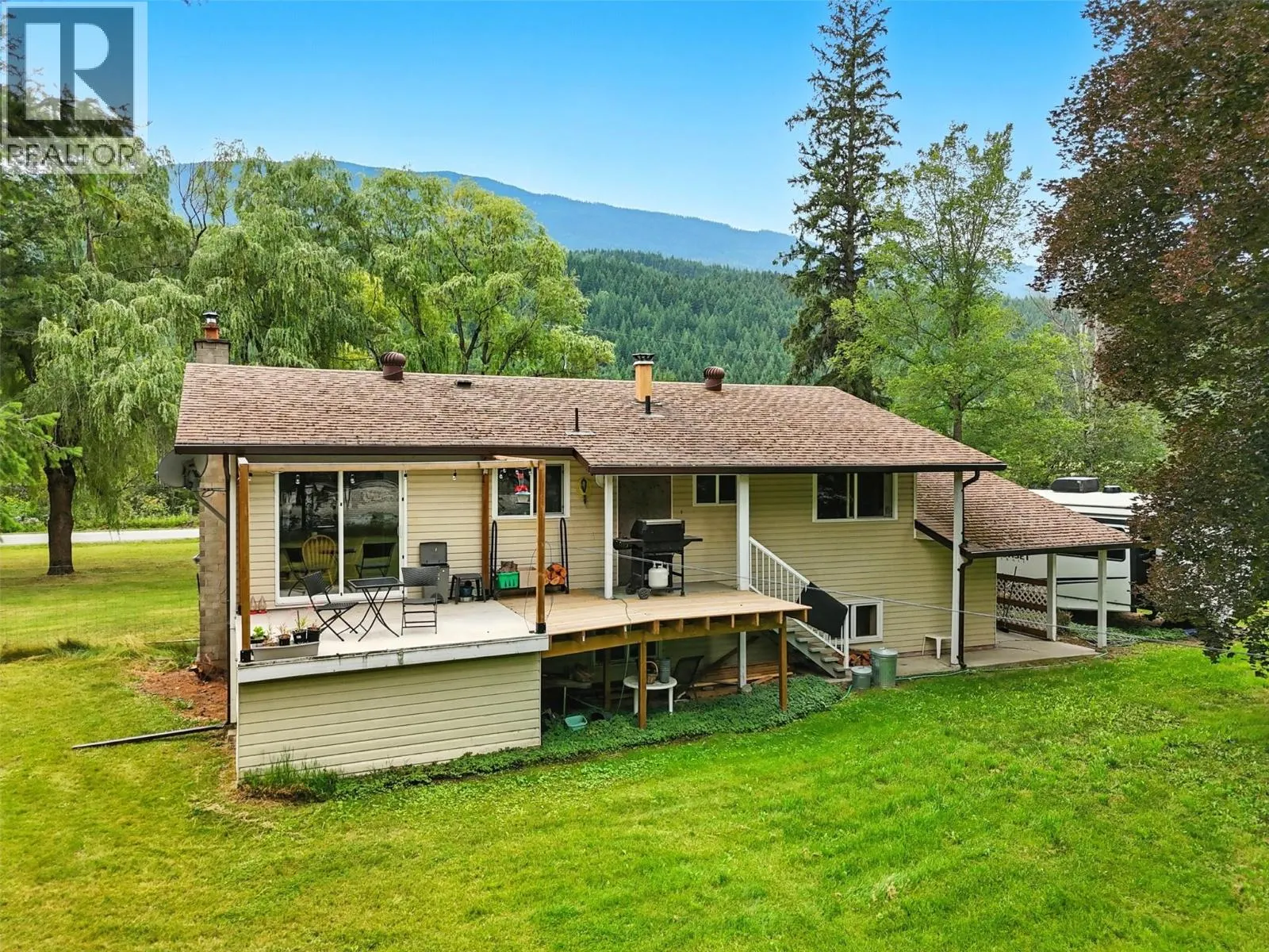 1653 Birch Island Lost Creek Road
