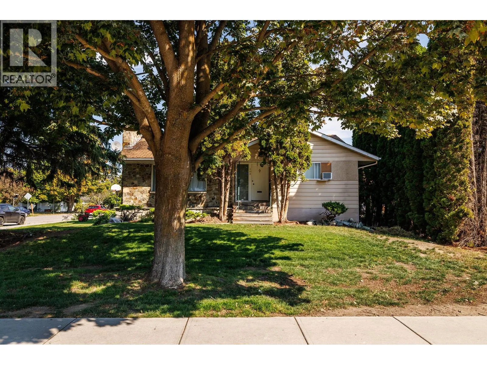408 Royal Avenue