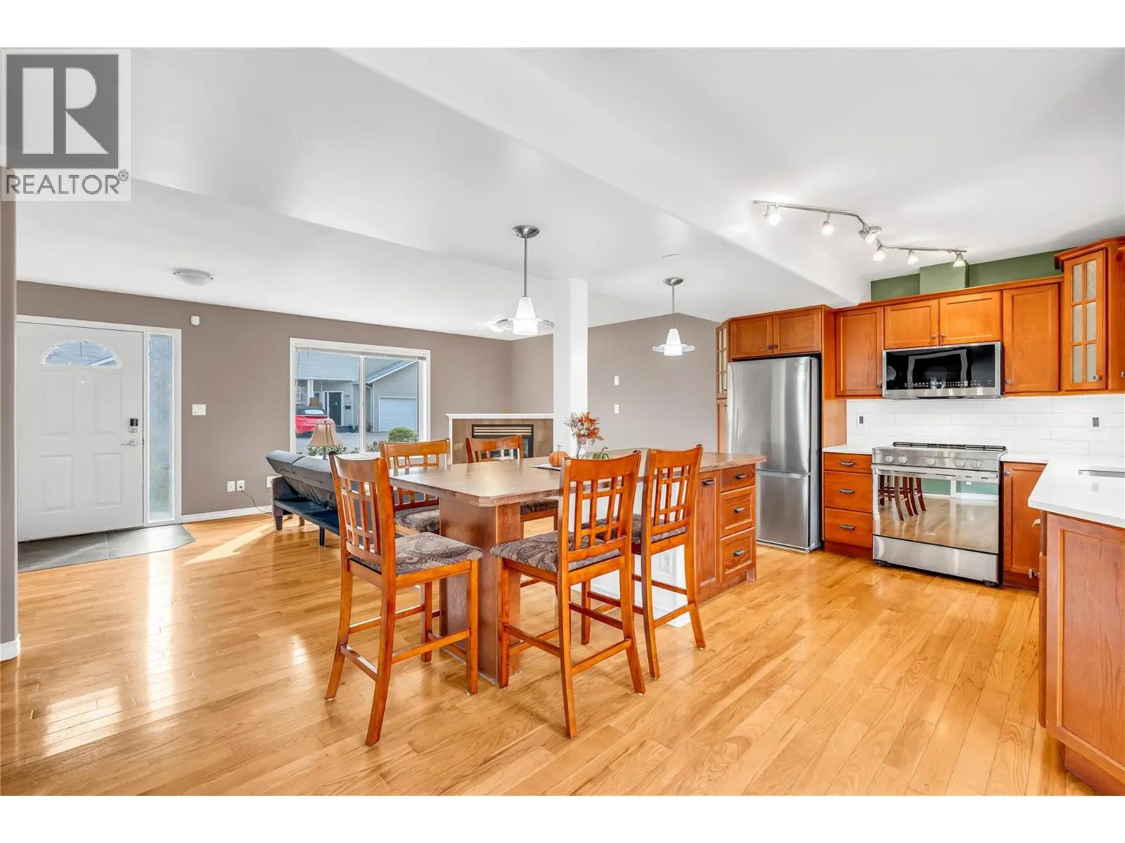 102 REGINA Avenue Unit# 103