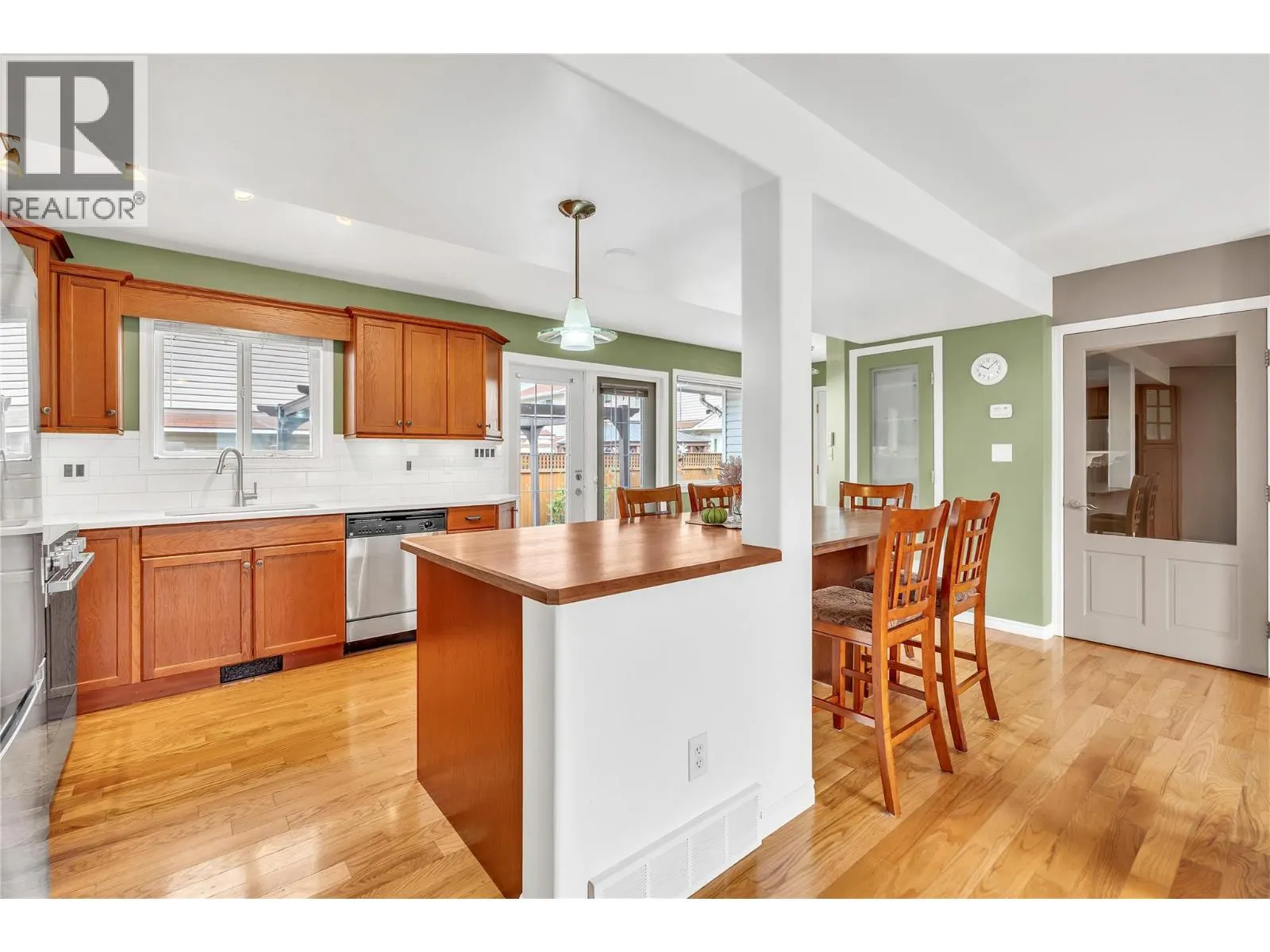 102 REGINA Avenue Unit# 103